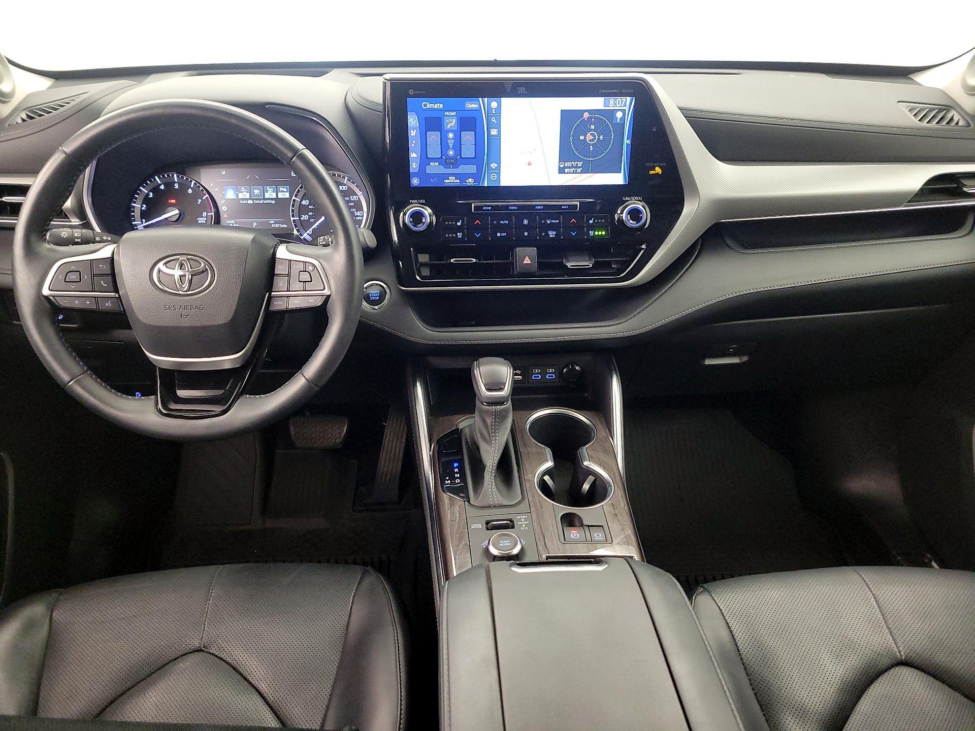 Thumbnail: 2022 Toyota Highlander - 9