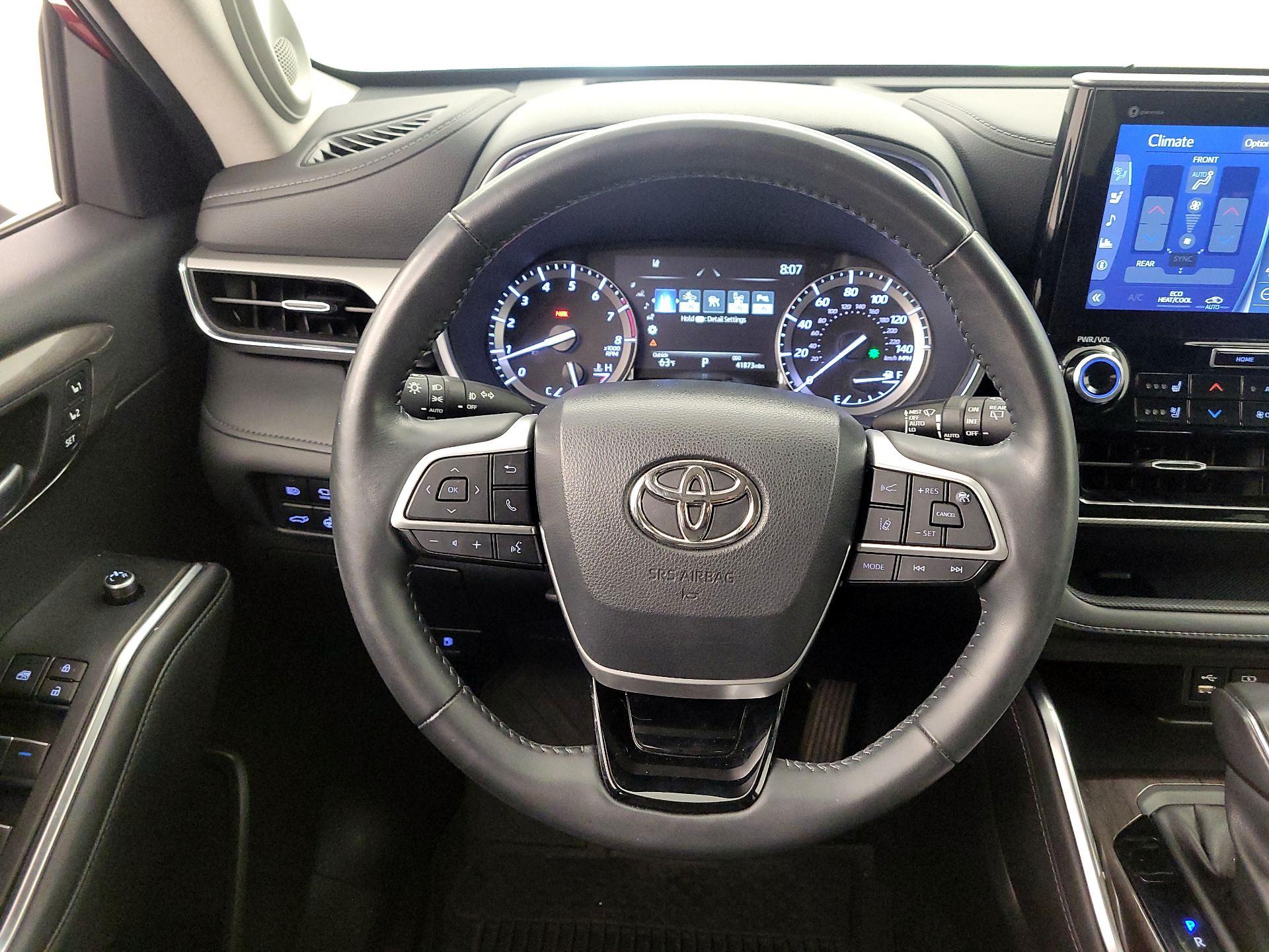 Thumbnail: 2022 Toyota Highlander - 10