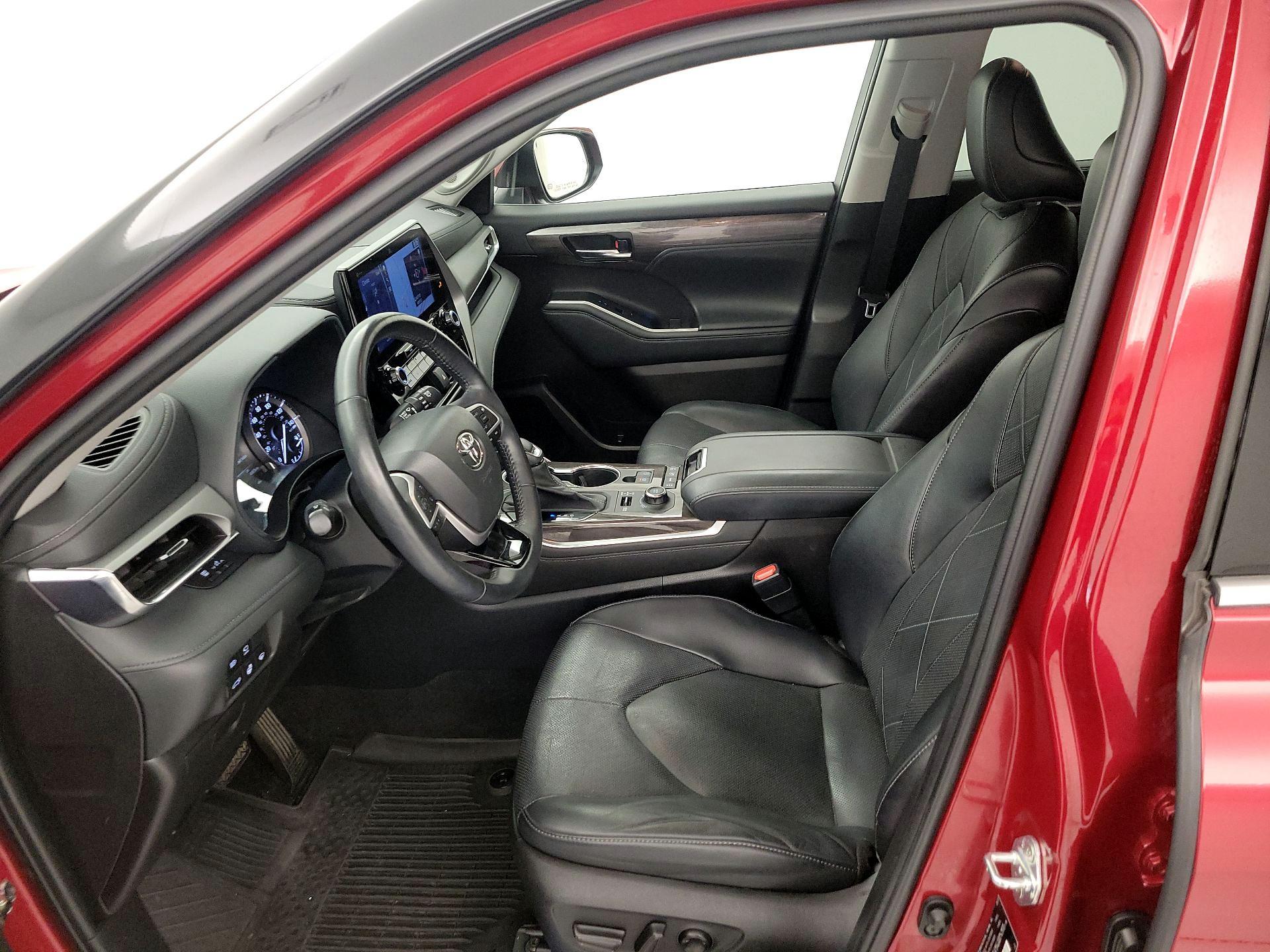 Thumbnail: 2022 Toyota Highlander - 11