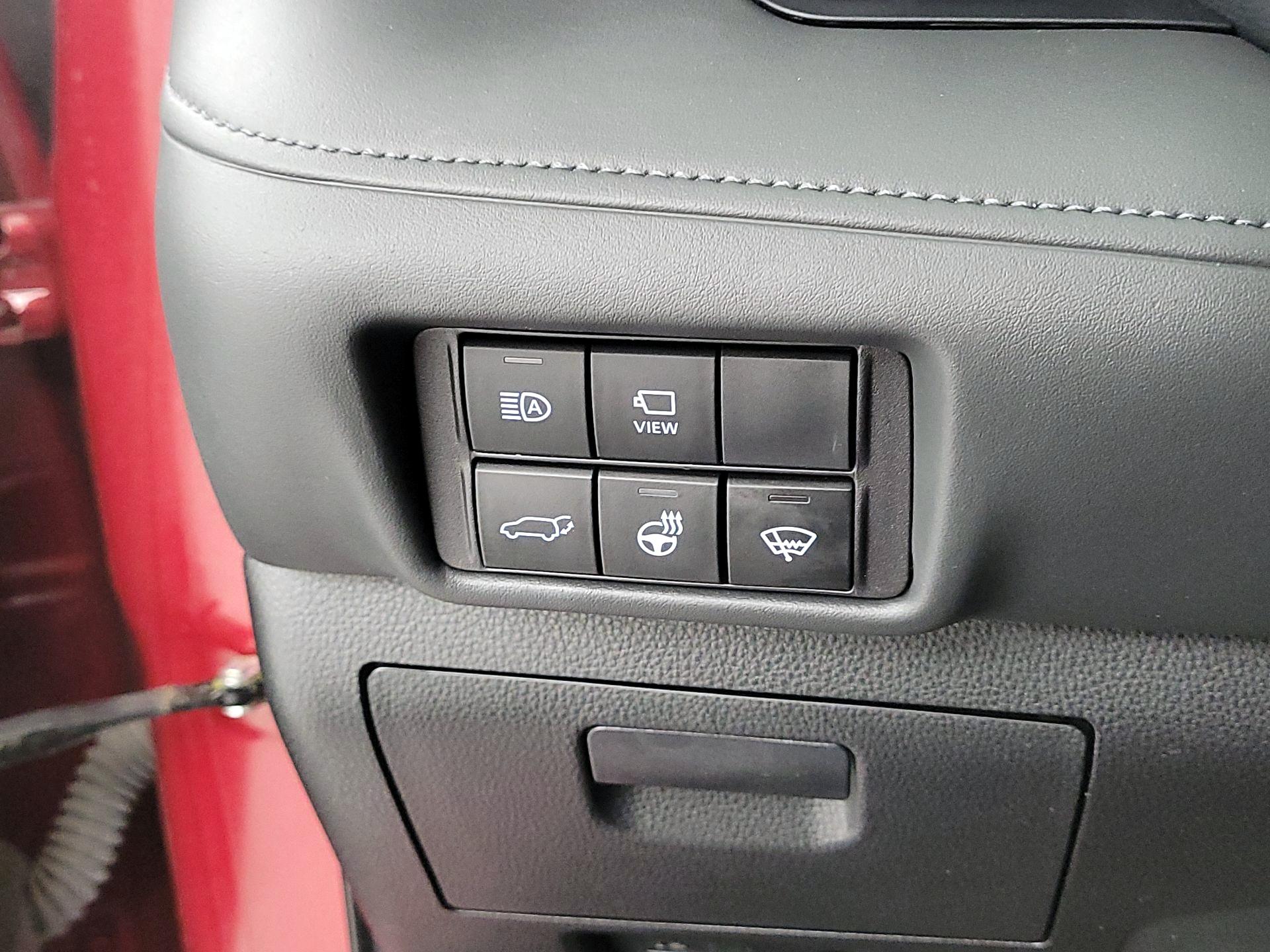 Thumbnail: 2022 Toyota Highlander - 13