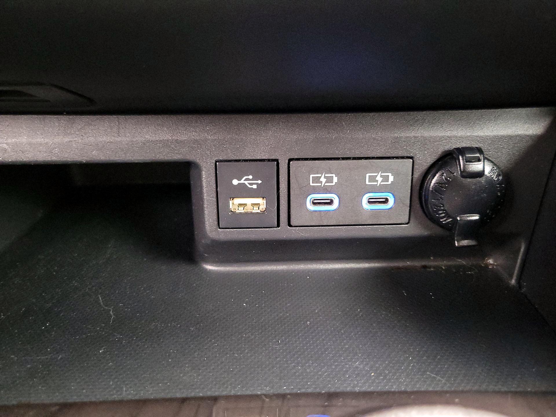 Thumbnail: 2022 Toyota Highlander - 19