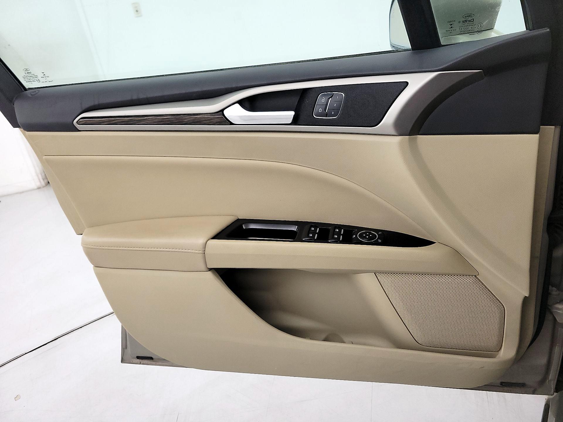 Thumbnail: 2015 Ford Fusion - 12