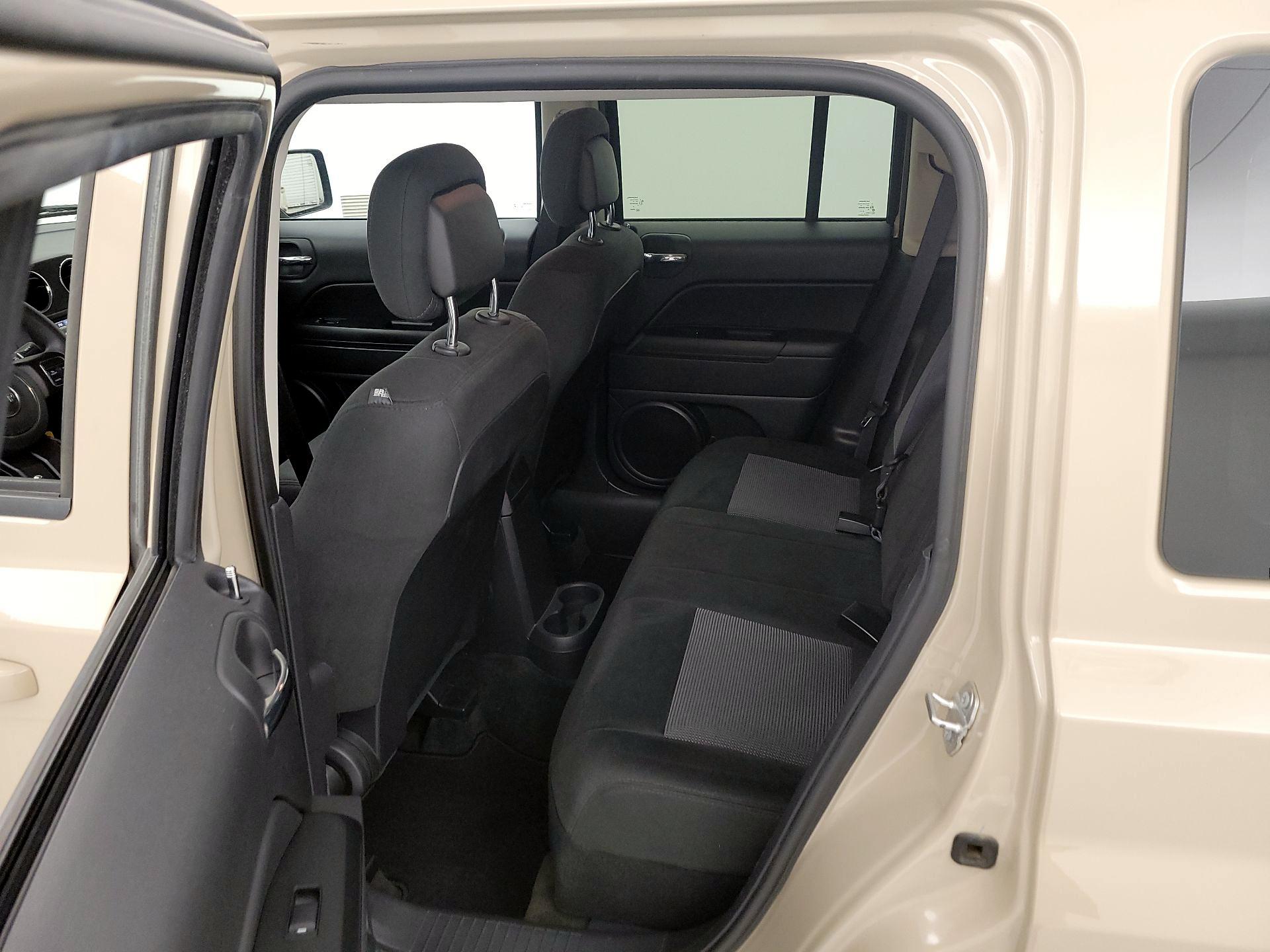 Thumbnail: 2017 Jeep Patriot - 17