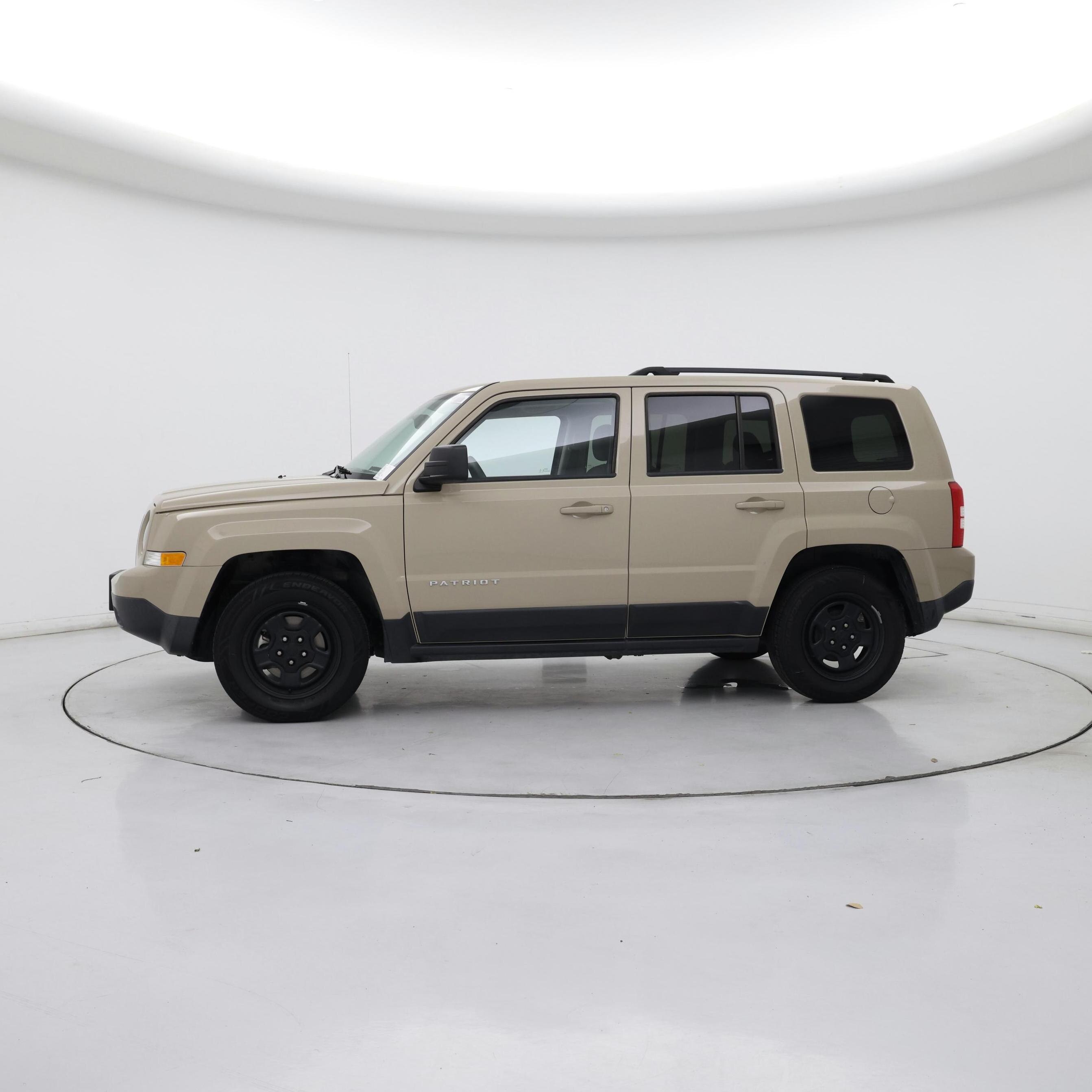 Thumbnail: 2017 Jeep Patriot - 3