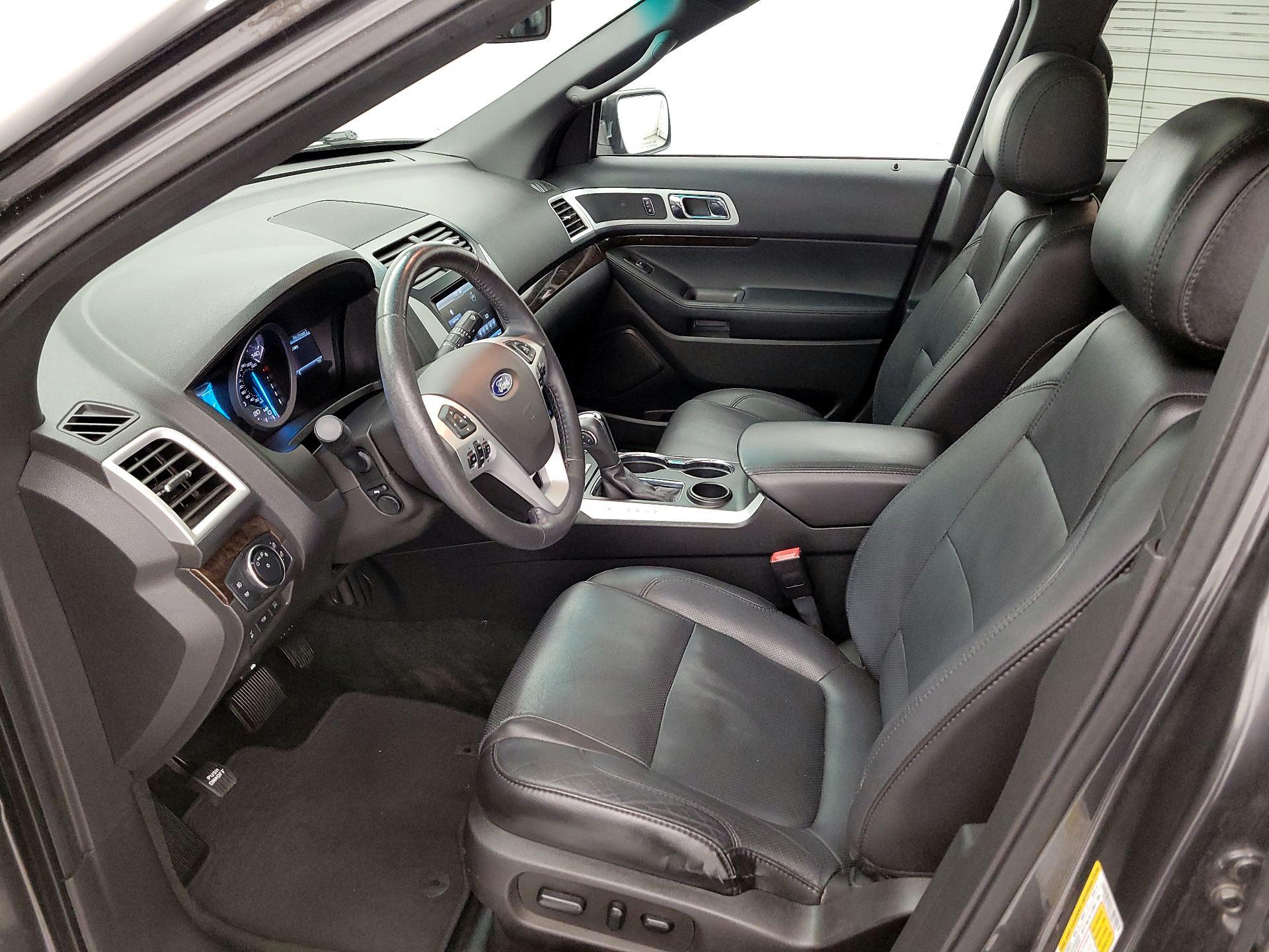 Thumbnail: 2015 Ford Explorer - 11