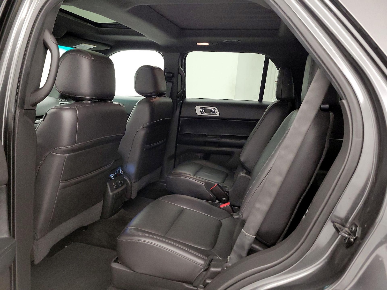 2015 Ford Explorer Limited - Photo 22