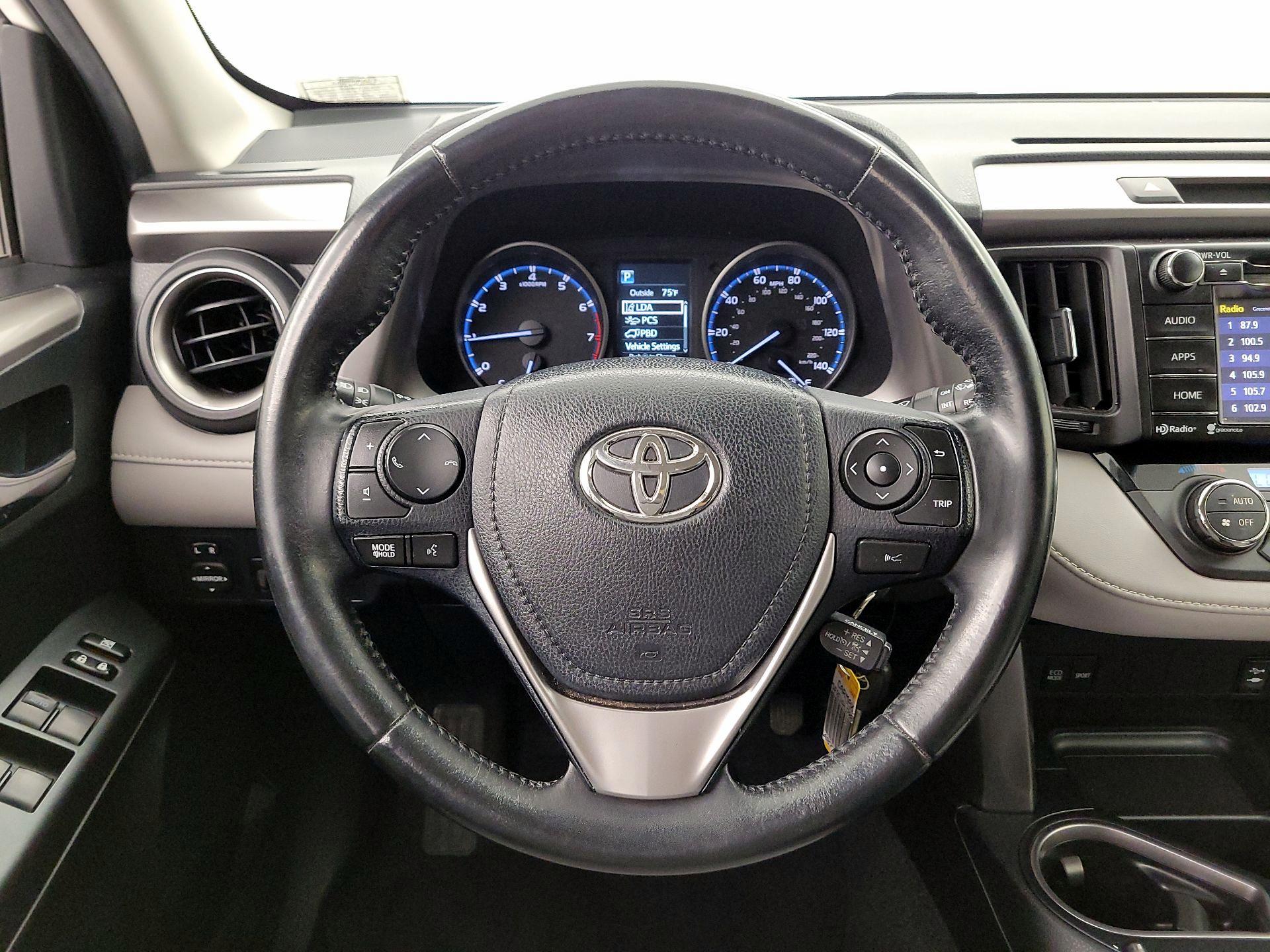 Thumbnail: 2017 Toyota RAV4 - 10
