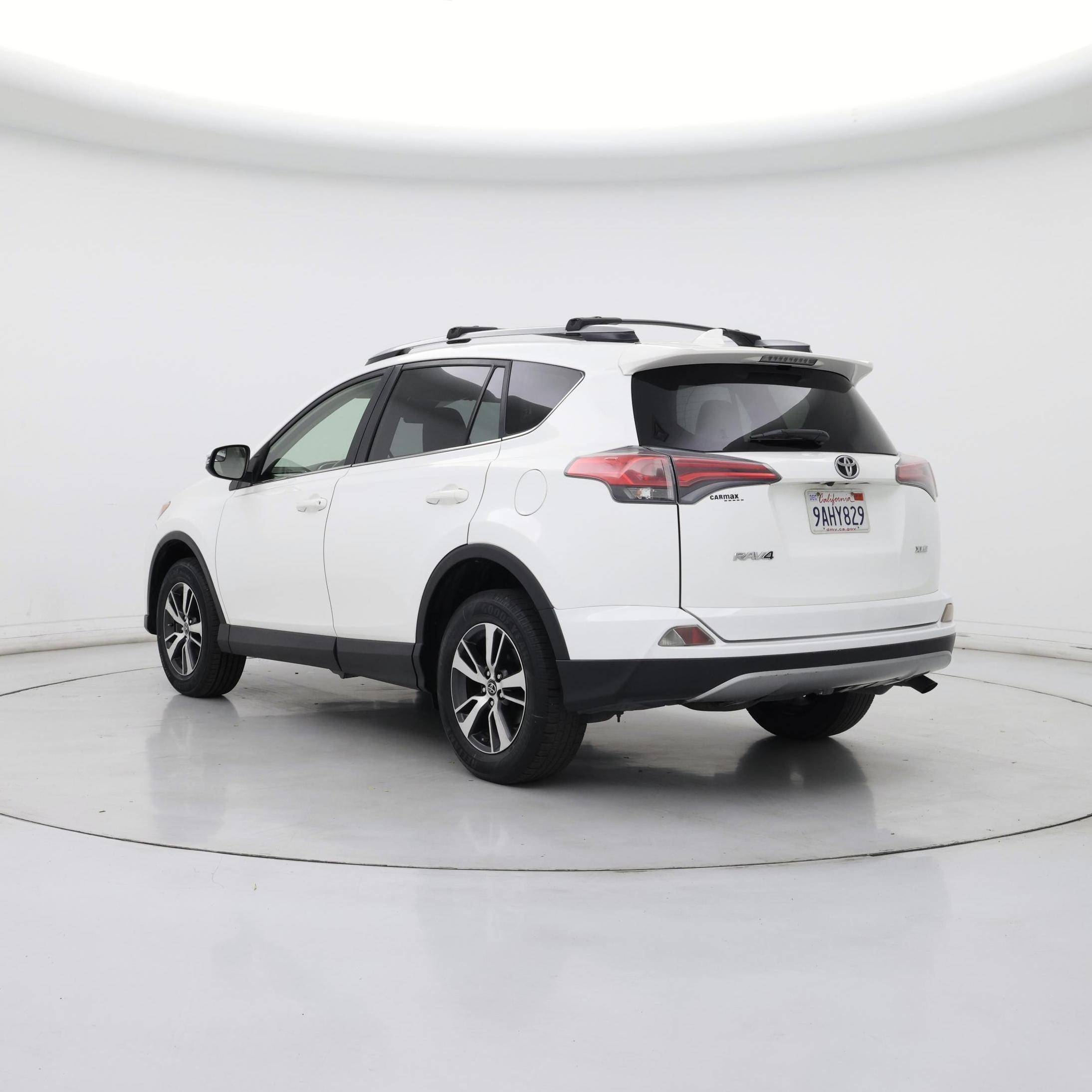 Thumbnail: 2017 Toyota RAV4 - 2