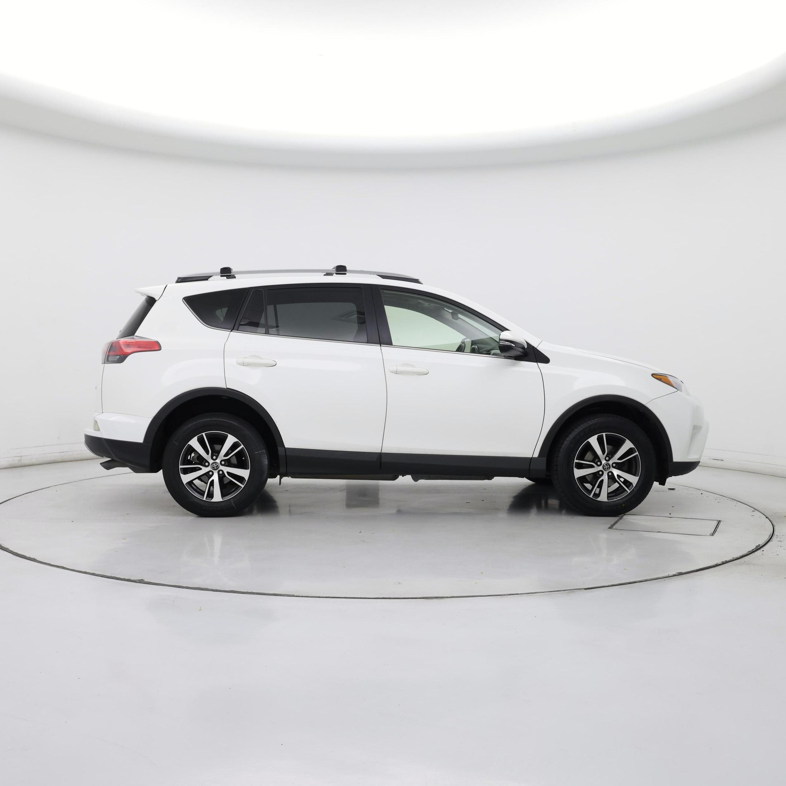 Thumbnail: 2017 Toyota RAV4 - 7