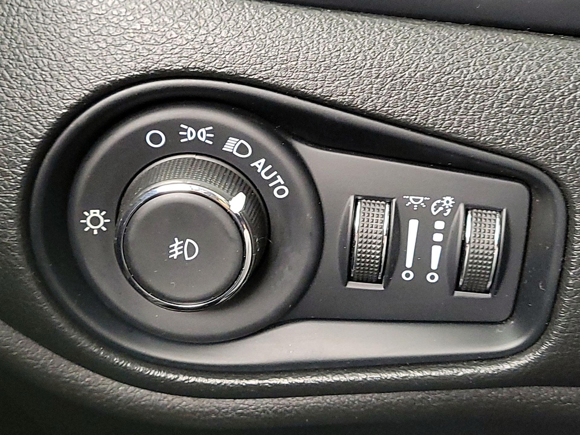 Thumbnail: 2023 Jeep Renegade - 13