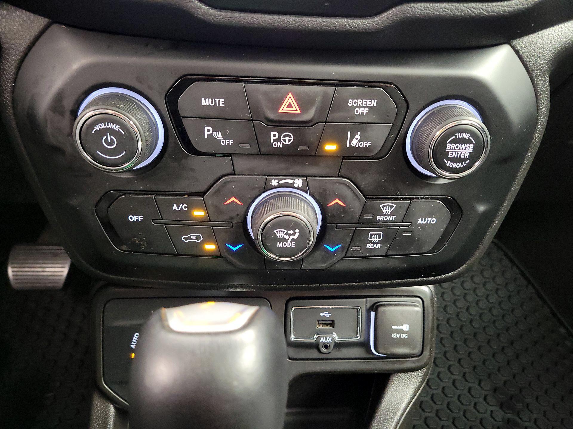 Thumbnail: 2023 Jeep Renegade - 16