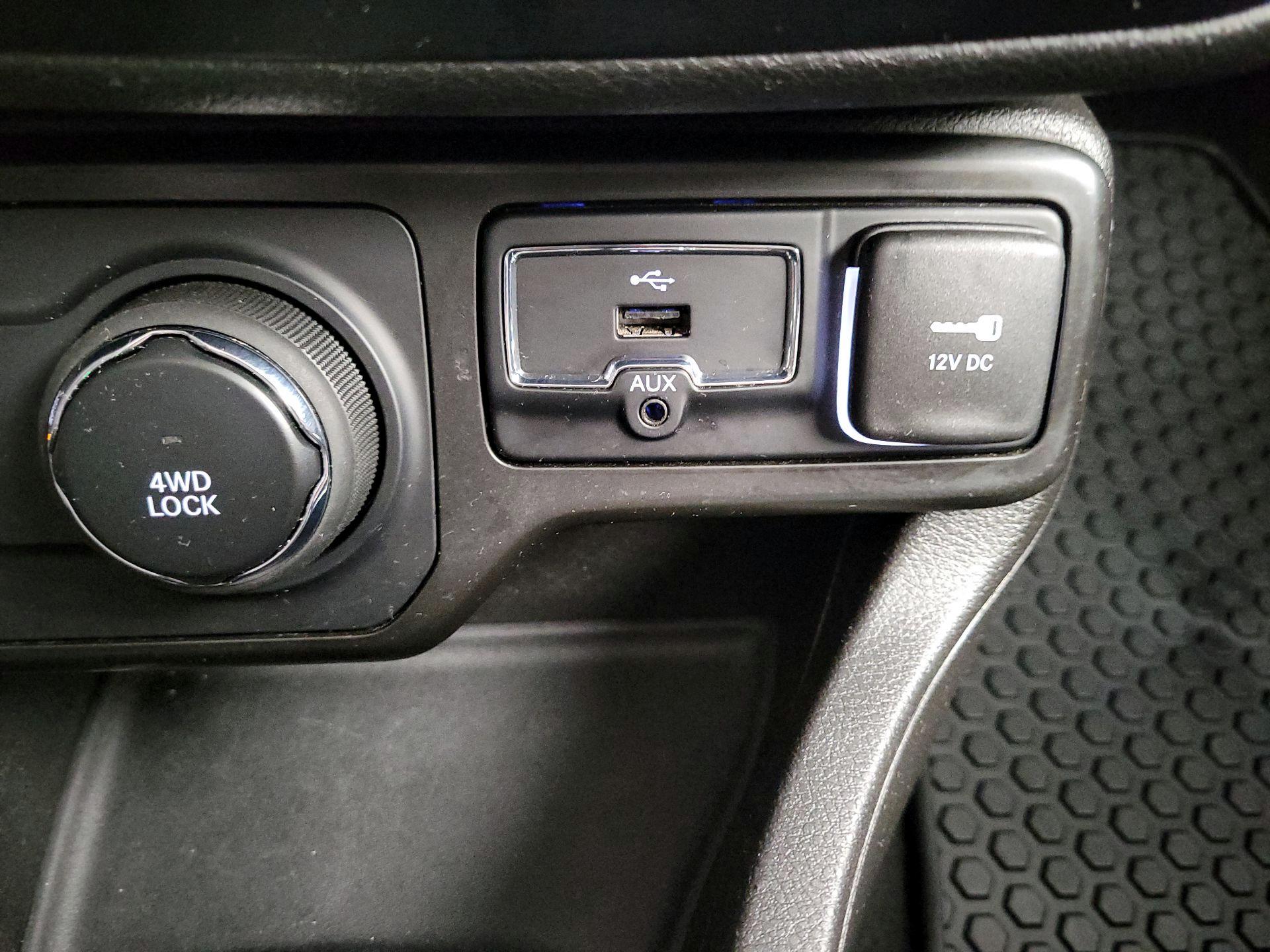 Thumbnail: 2023 Jeep Renegade - 18