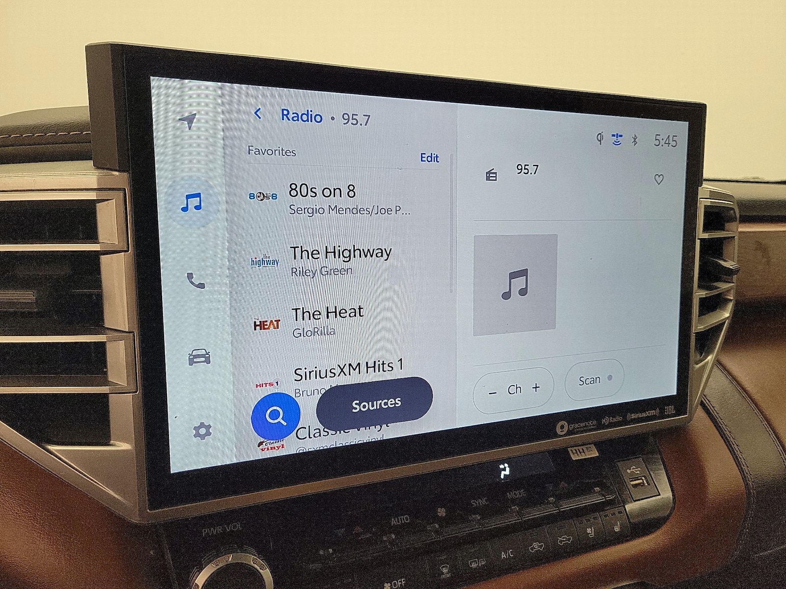 2023 Toyota Tundra 1794 Edition - Photo 17
