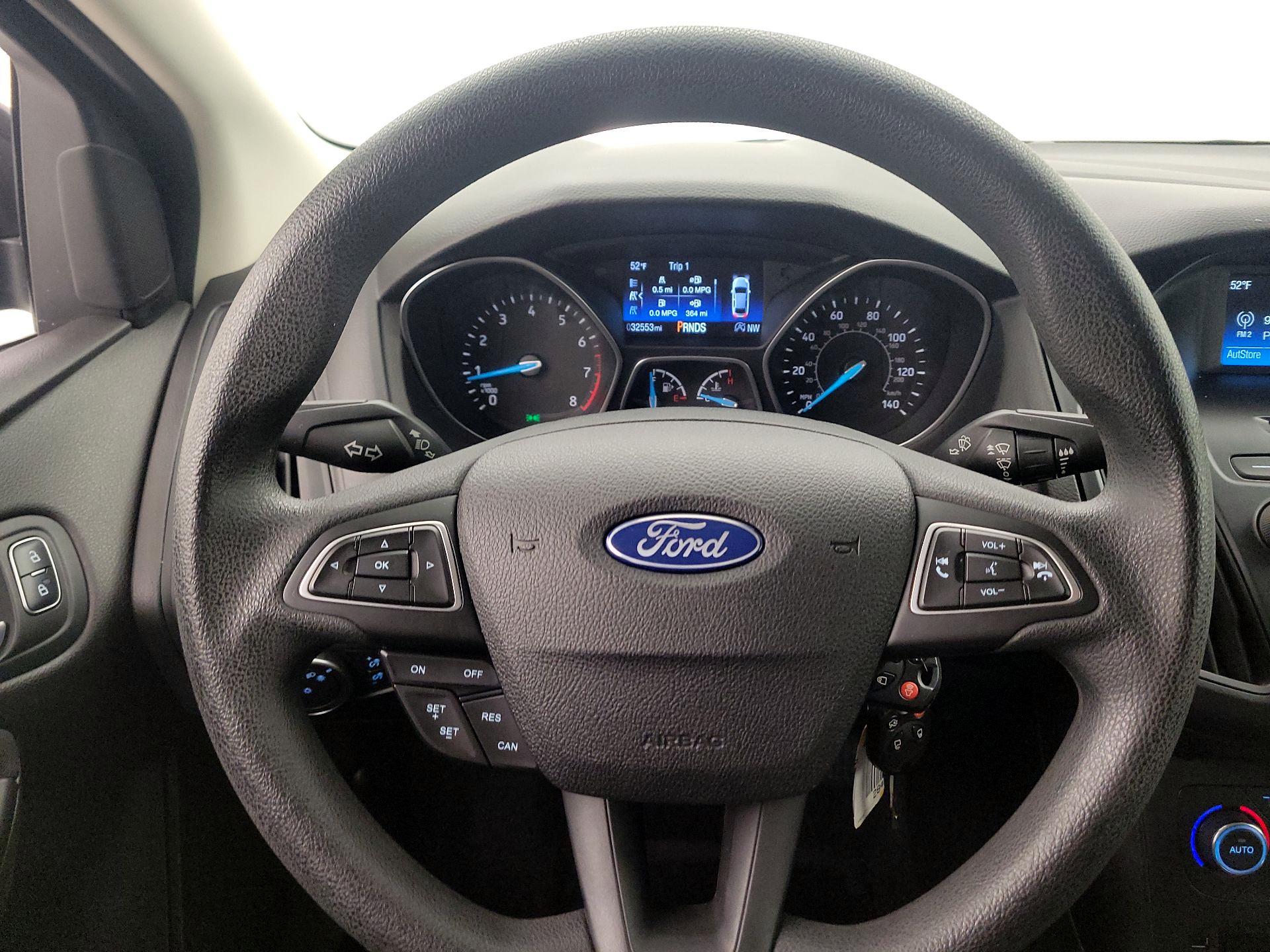 Thumbnail: 2016 Ford Focus - 10