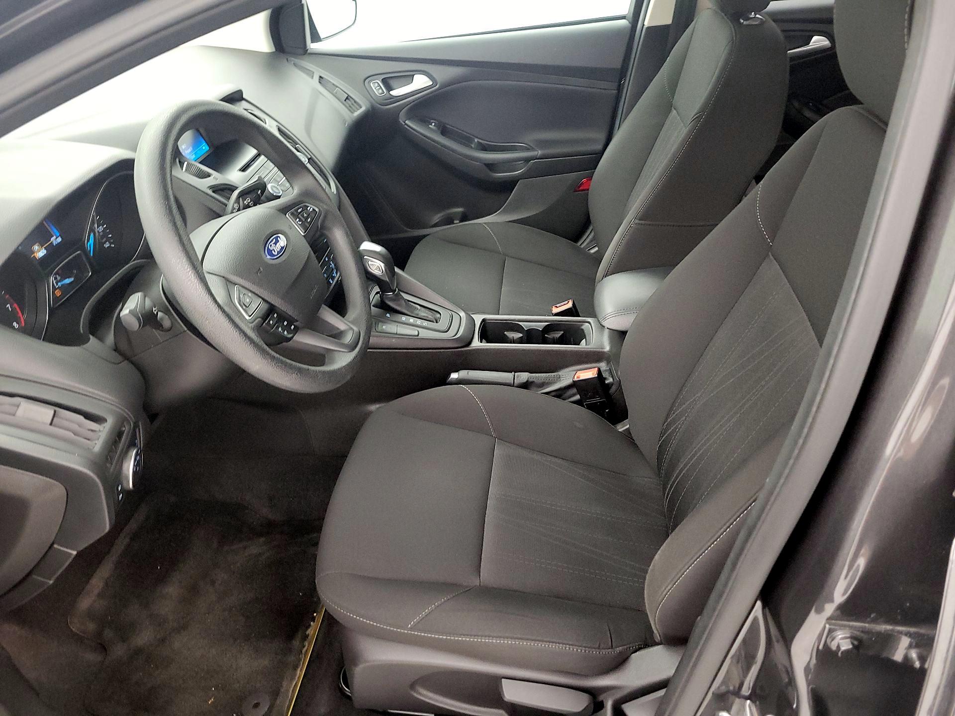 Thumbnail: 2016 Ford Focus - 11