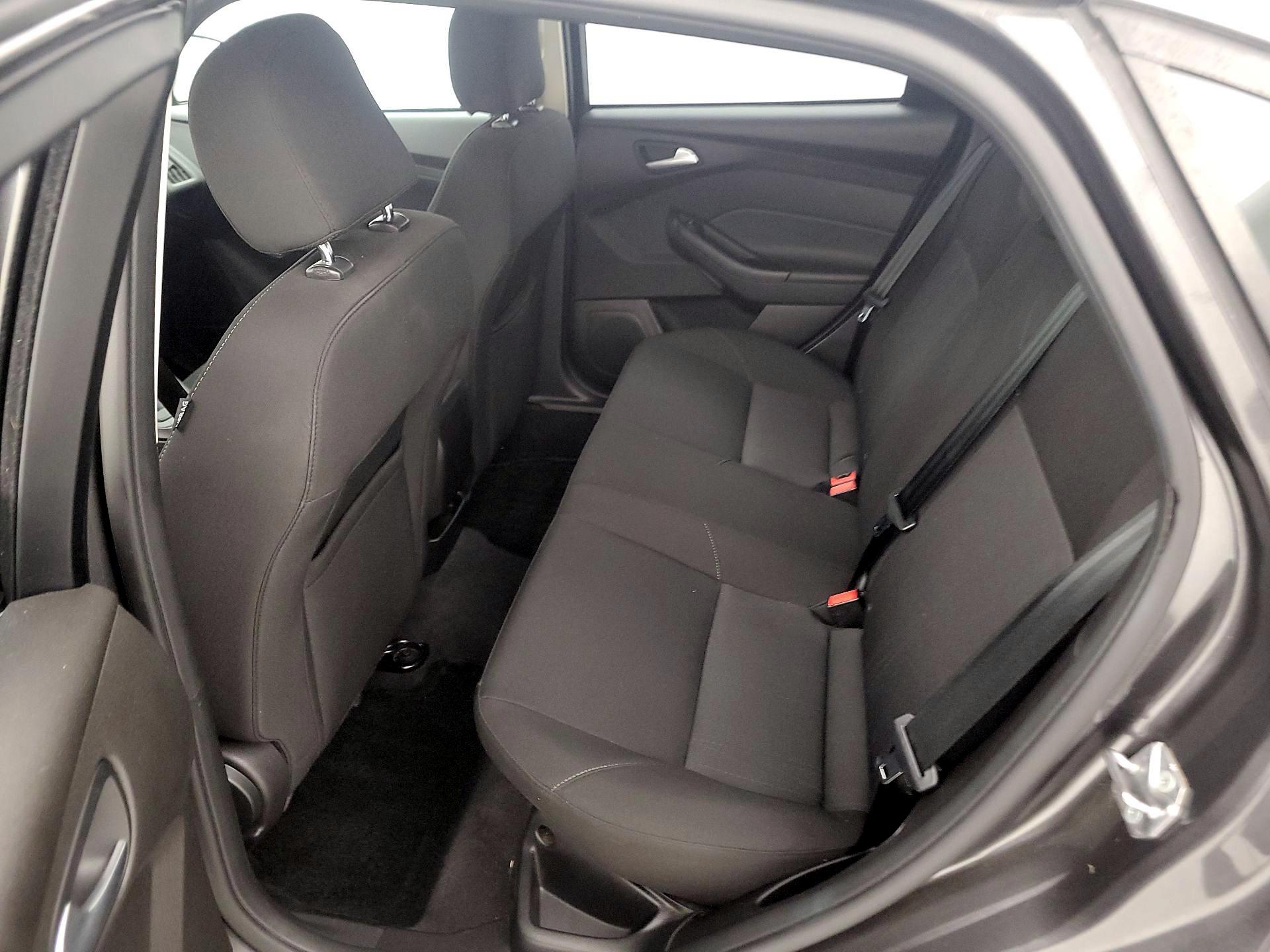 Thumbnail: 2016 Ford Focus - 19