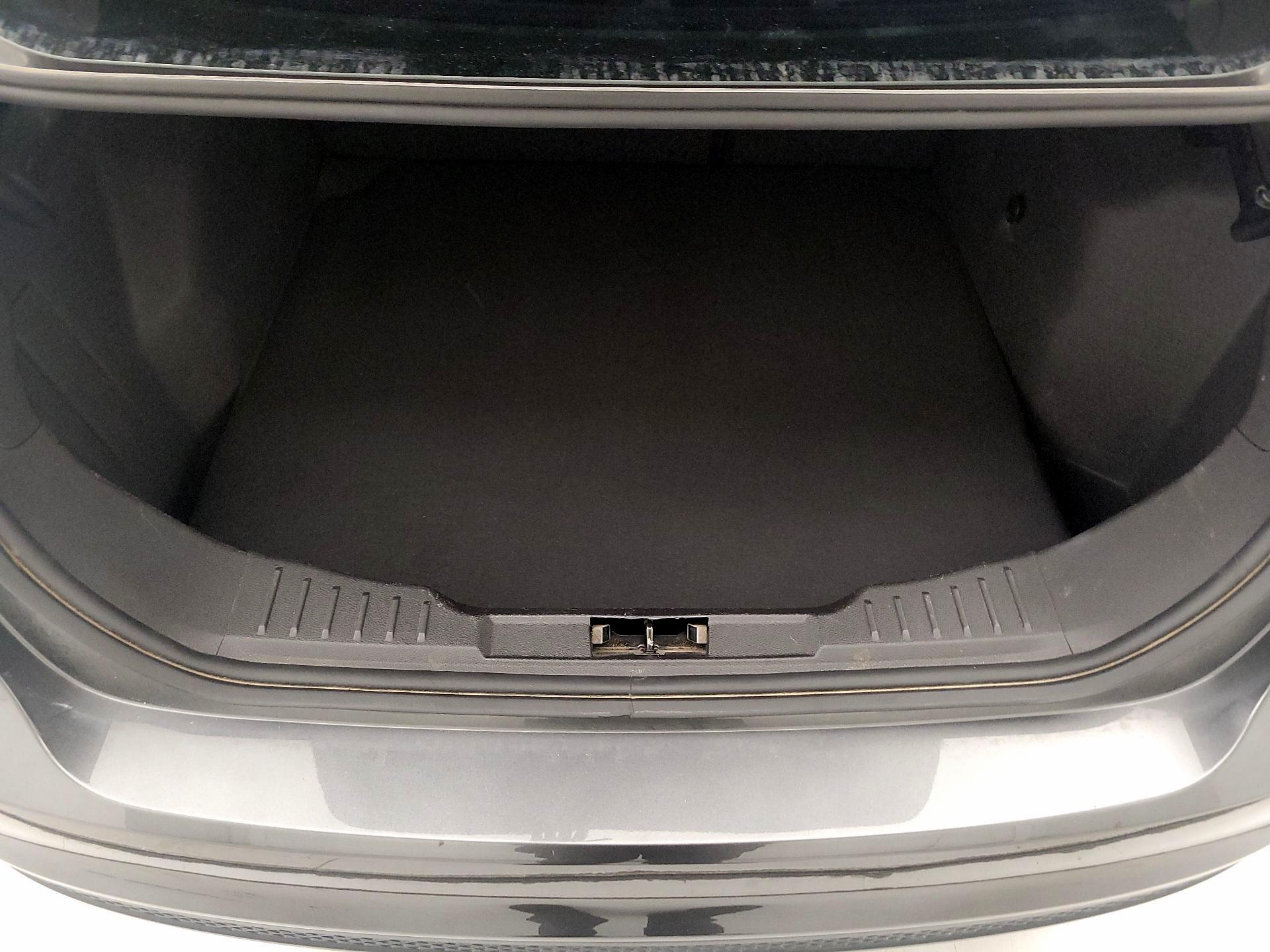 Thumbnail: 2016 Ford Focus - 20