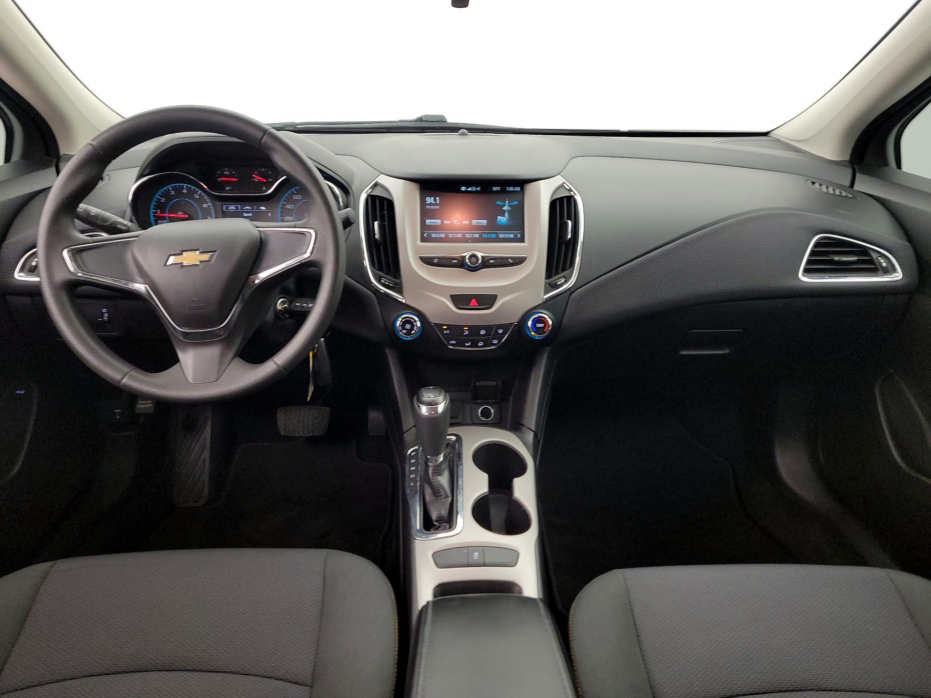Thumbnail: 2018 Chevrolet Cruze - 9
