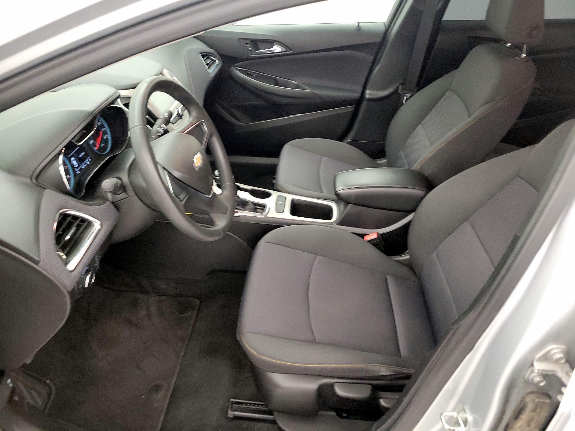 Thumbnail: 2018 Chevrolet Cruze - 11