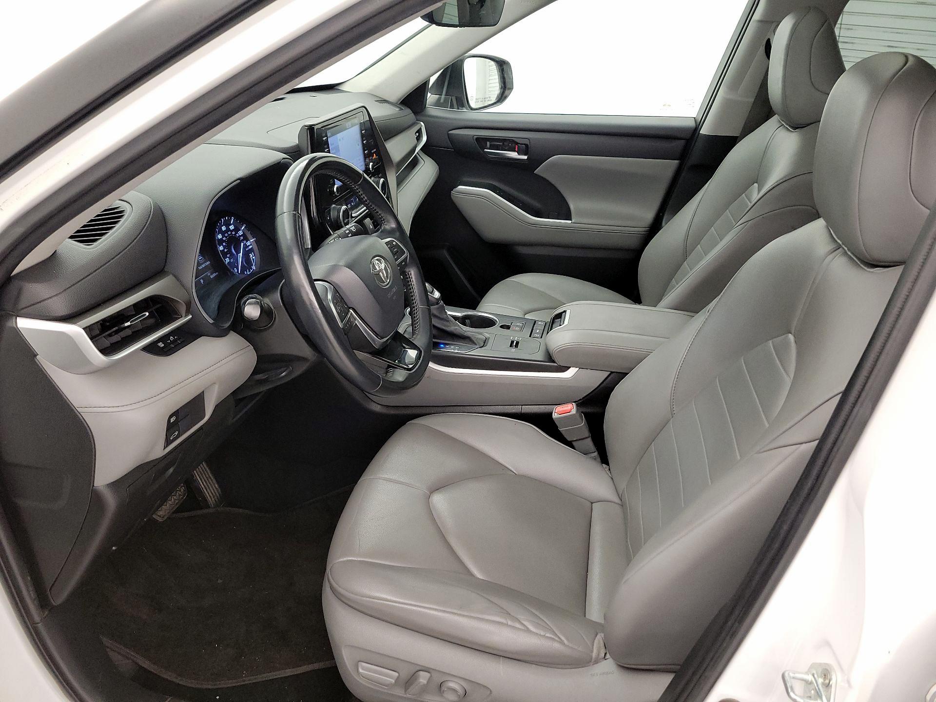Thumbnail: 2020 Toyota Highlander - 11
