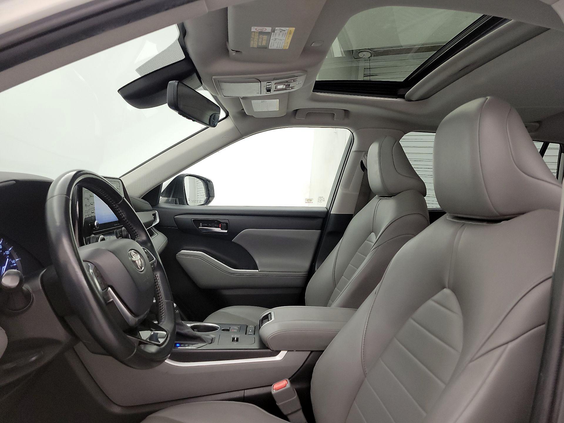 Thumbnail: 2020 Toyota Highlander - 19