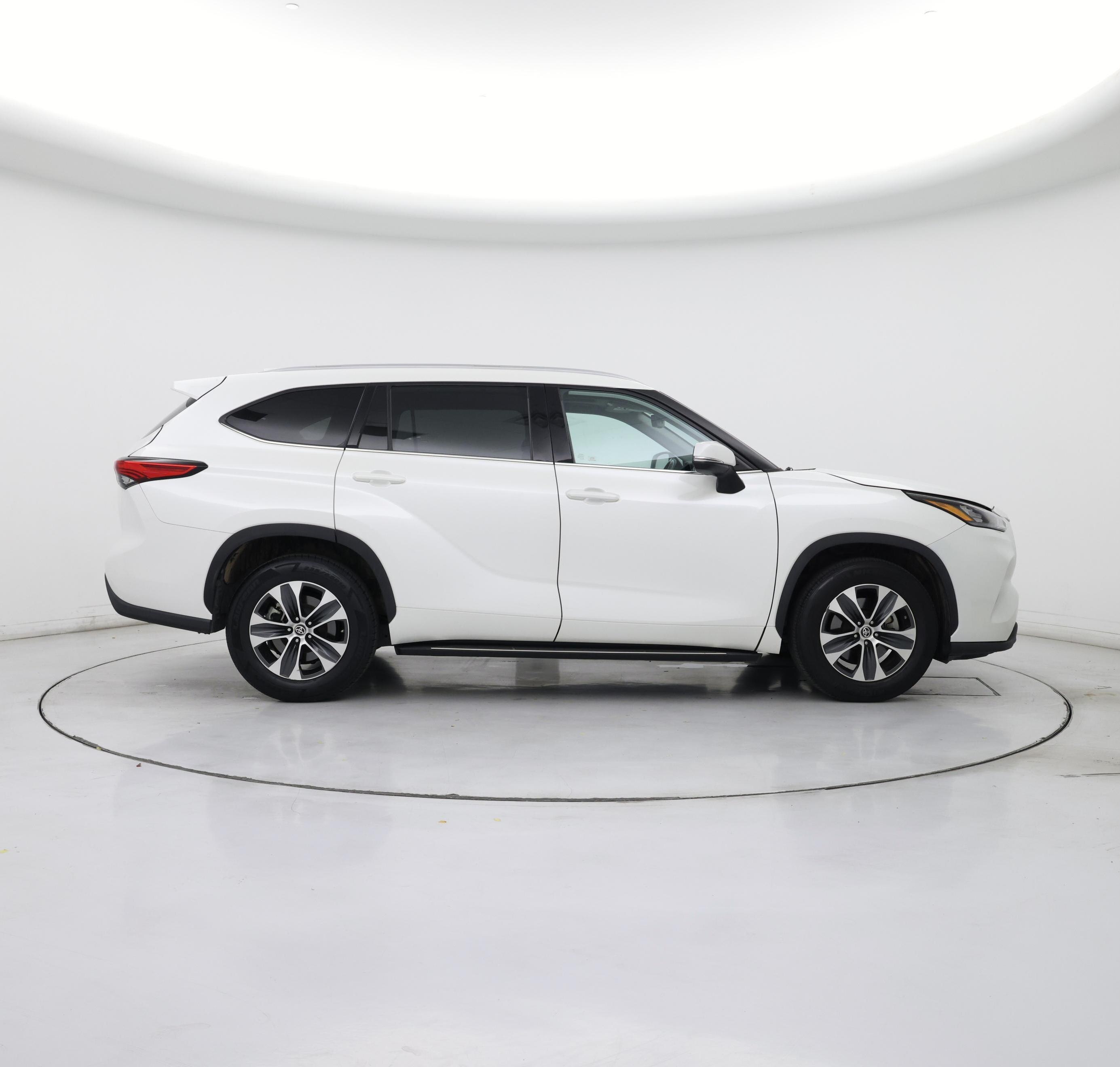 Thumbnail: 2020 Toyota Highlander - 7