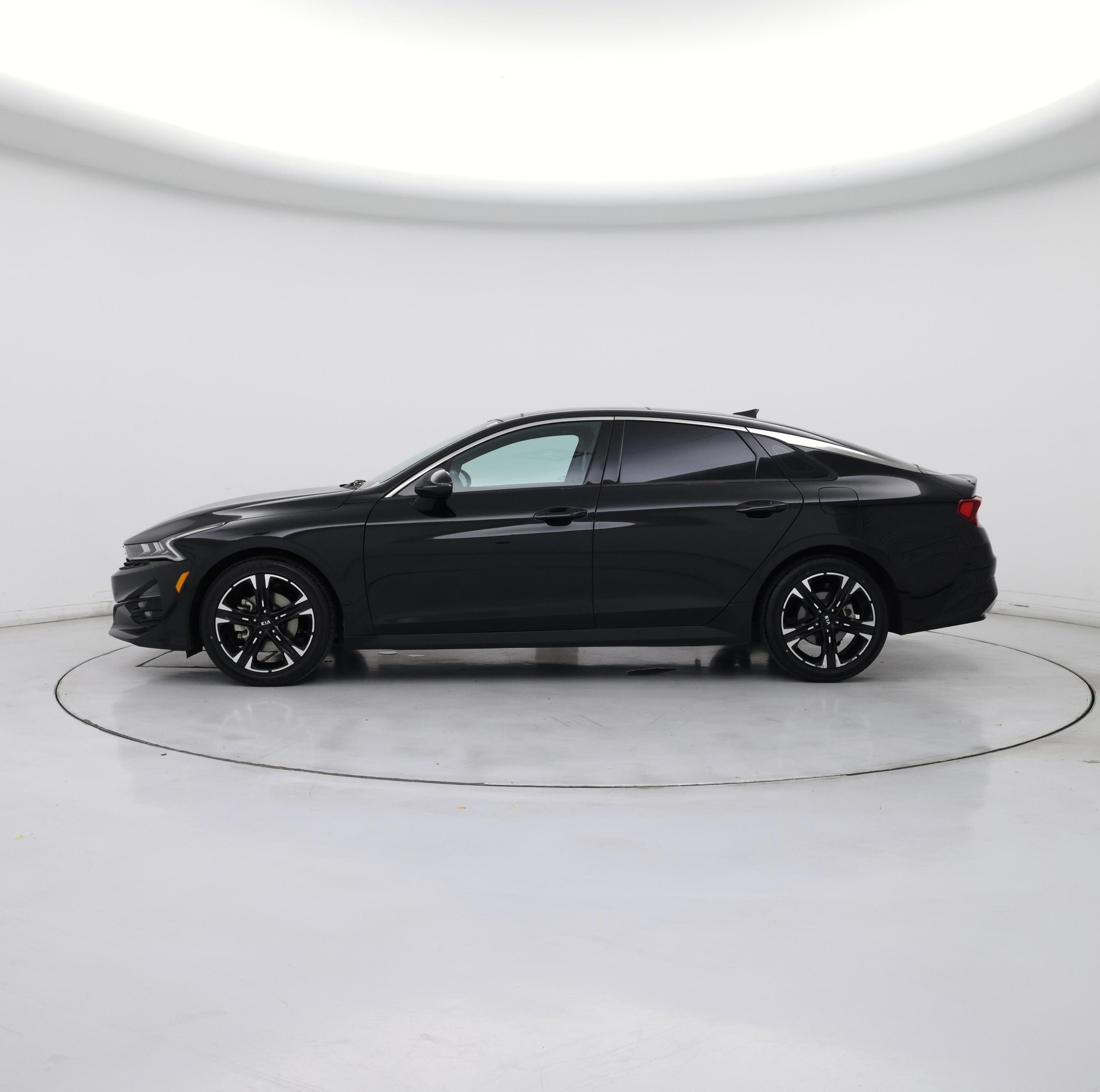 Thumbnail: 2021 Kia K5 - 3