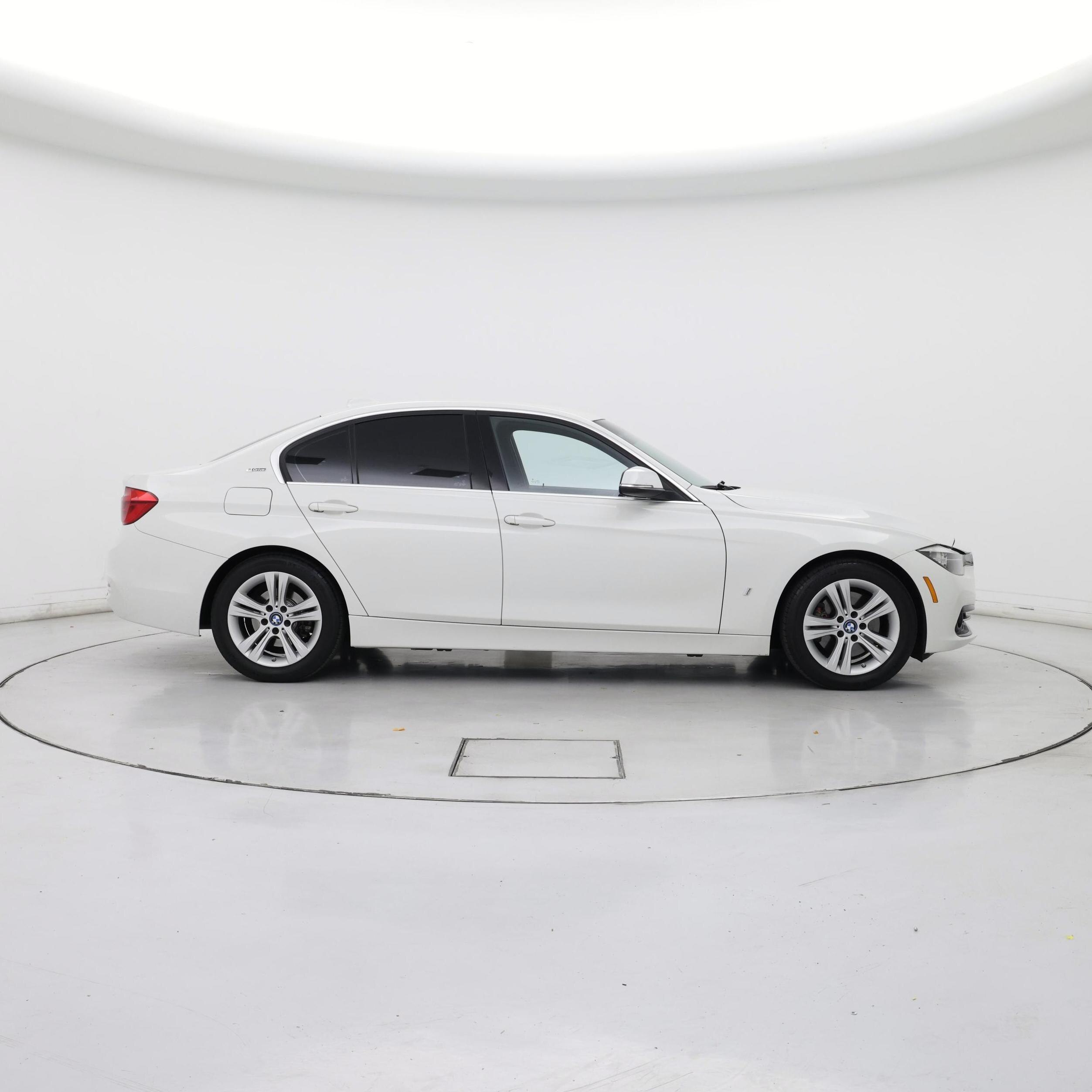 Thumbnail: 2017 BMW 3 Series - 7