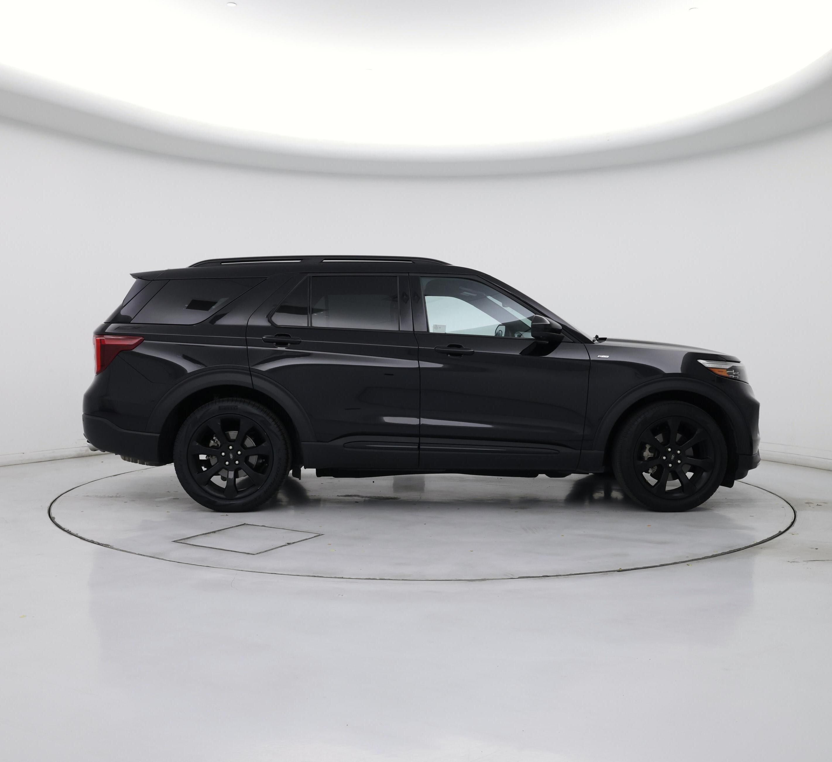 Thumbnail: 2022 Ford Explorer - 7