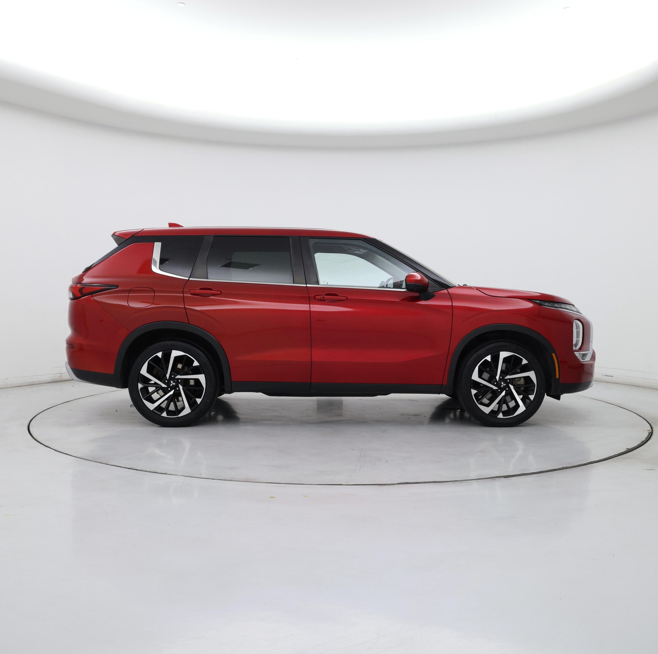 Thumbnail: 2022 Mitsubishi Outlander - 7