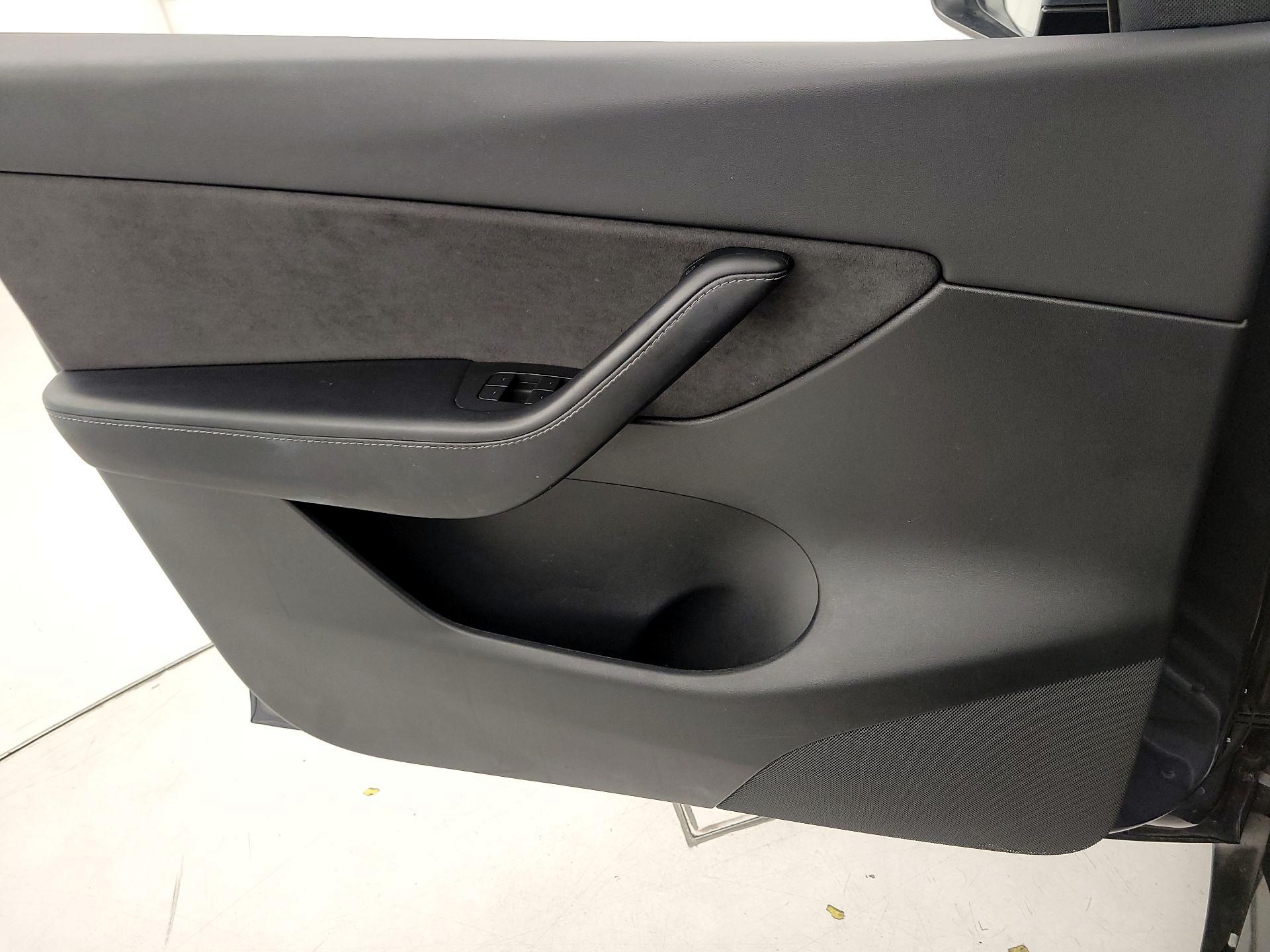 Thumbnail: 2021 Tesla Model Y - 12