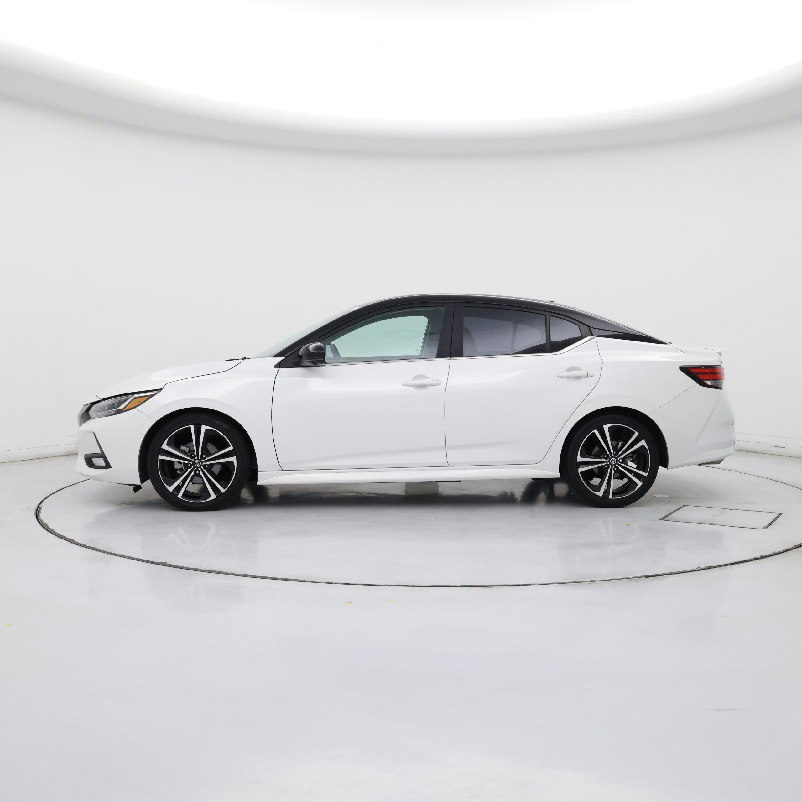 Thumbnail: 2023 Nissan Sentra - 3