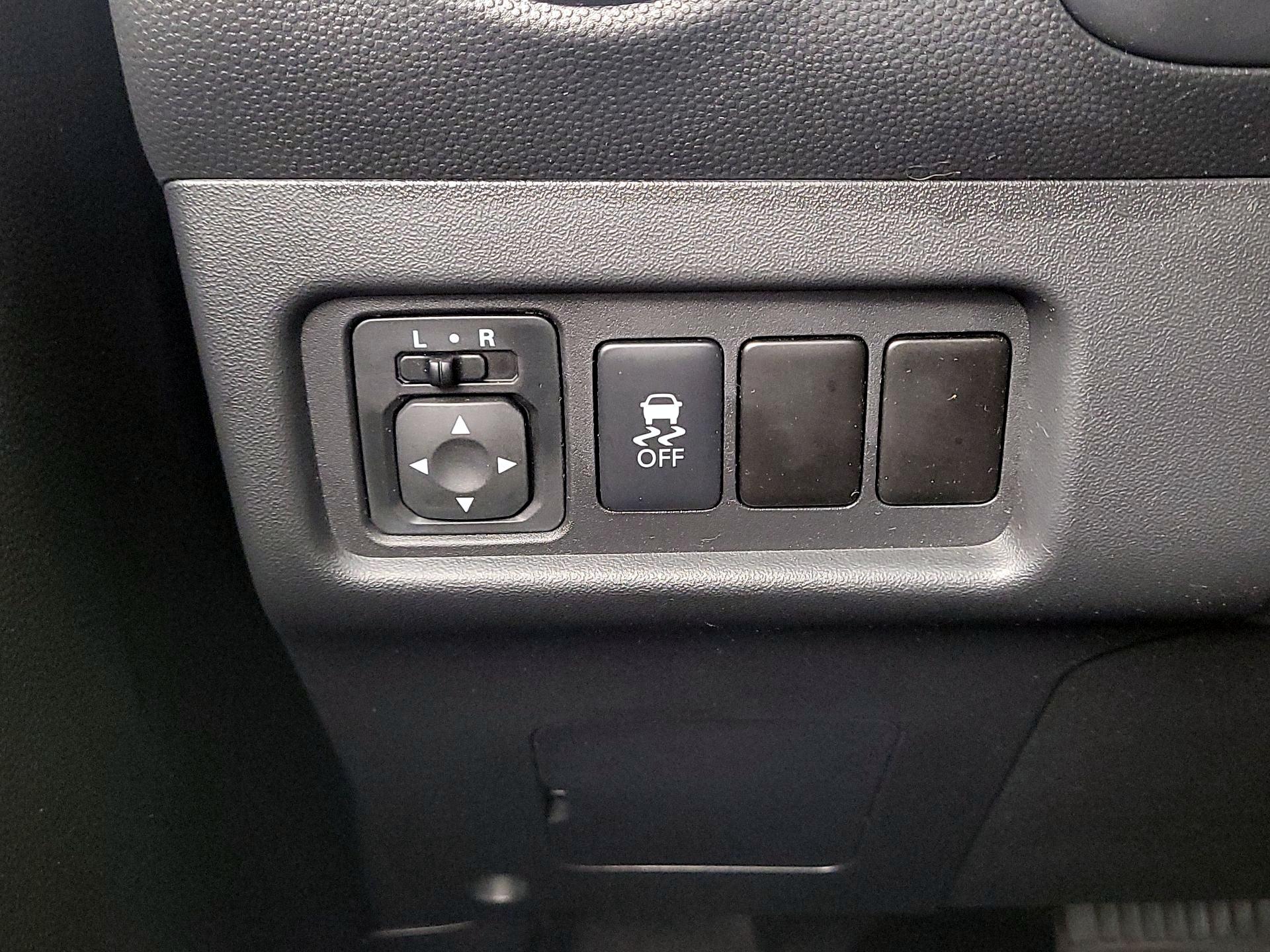 Thumbnail: 2015 Mitsubishi Mirage - 13