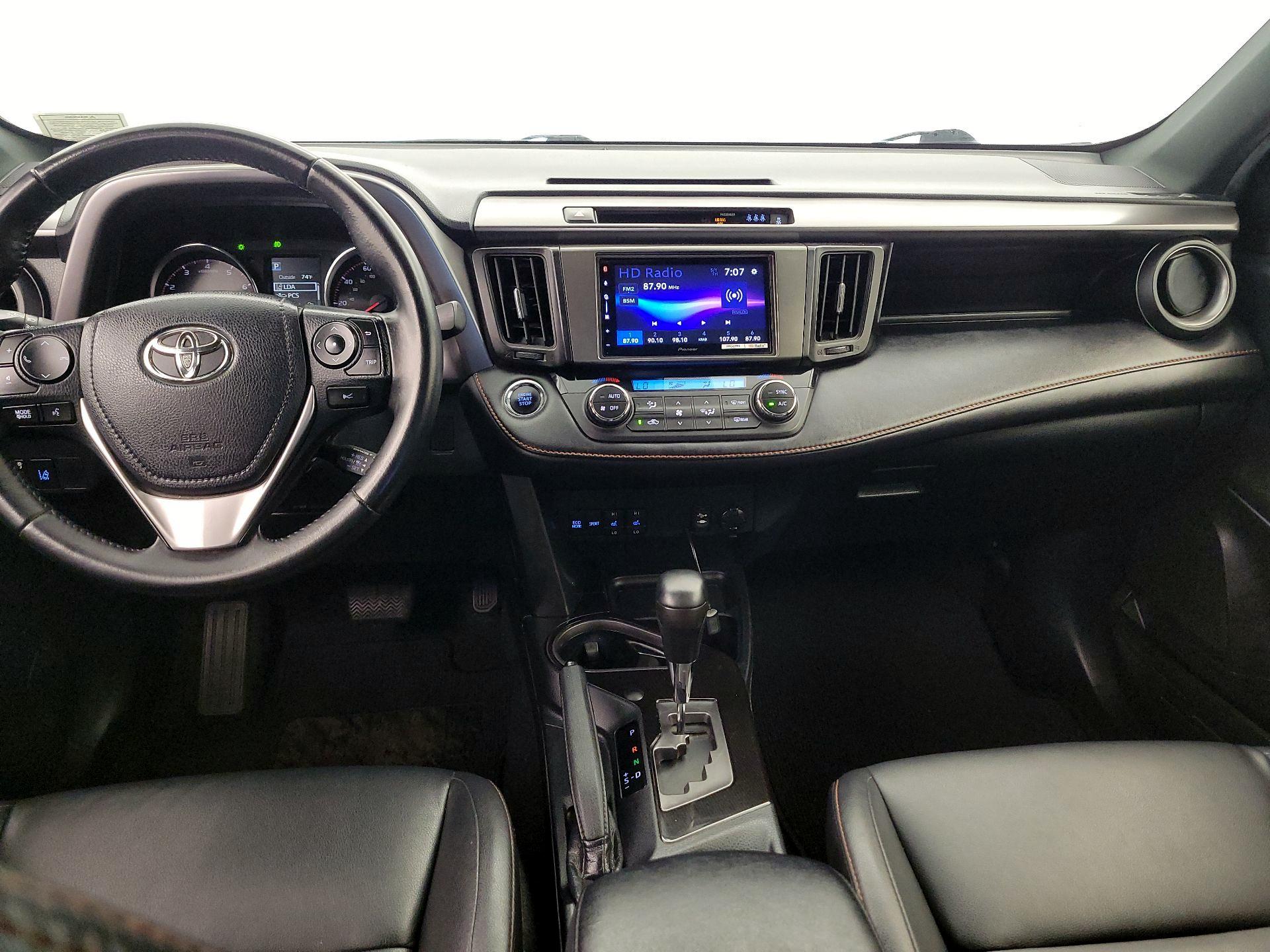 Thumbnail: 2018 Toyota RAV4 - 9