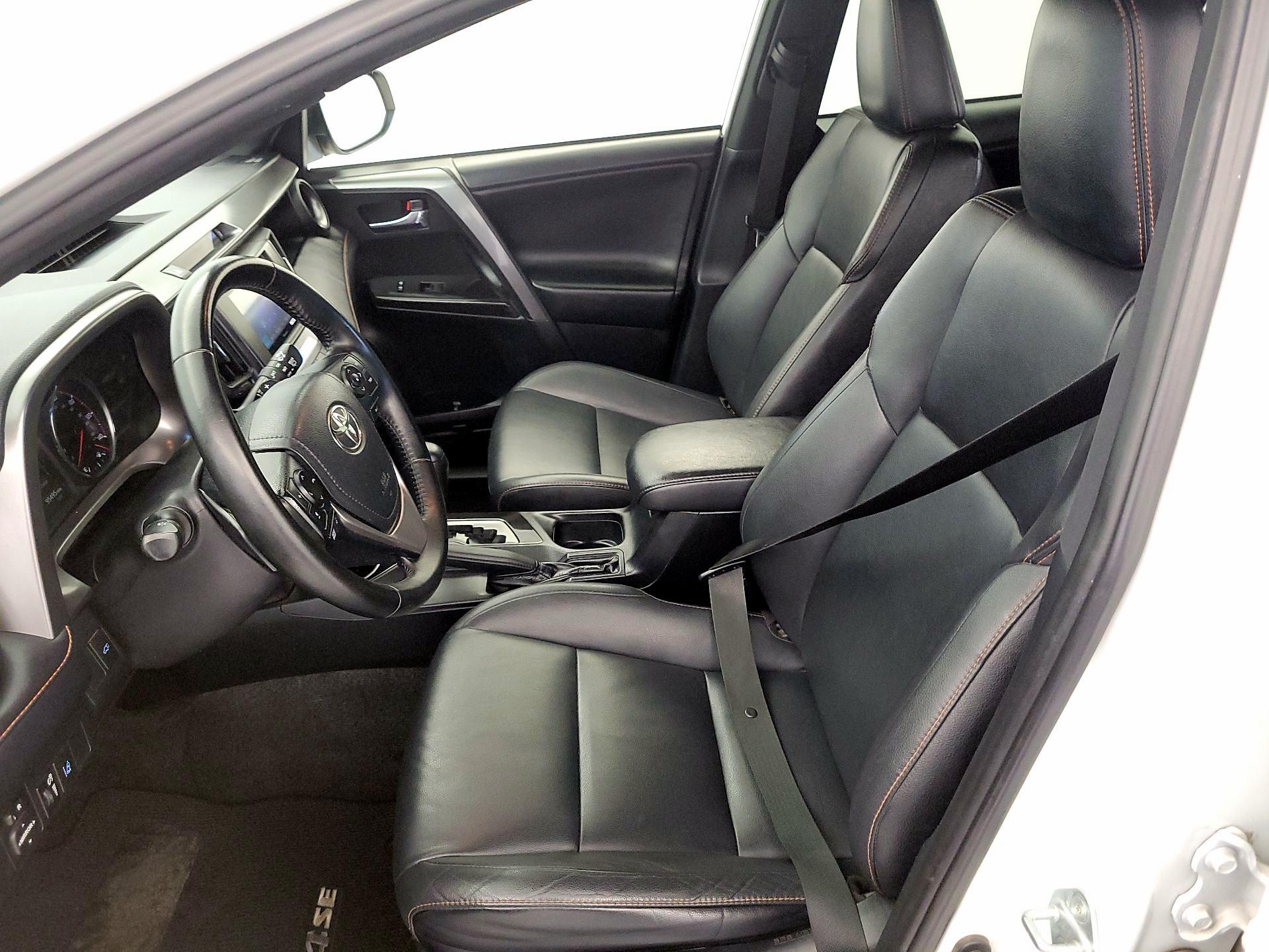 Thumbnail: 2018 Toyota RAV4 - 11