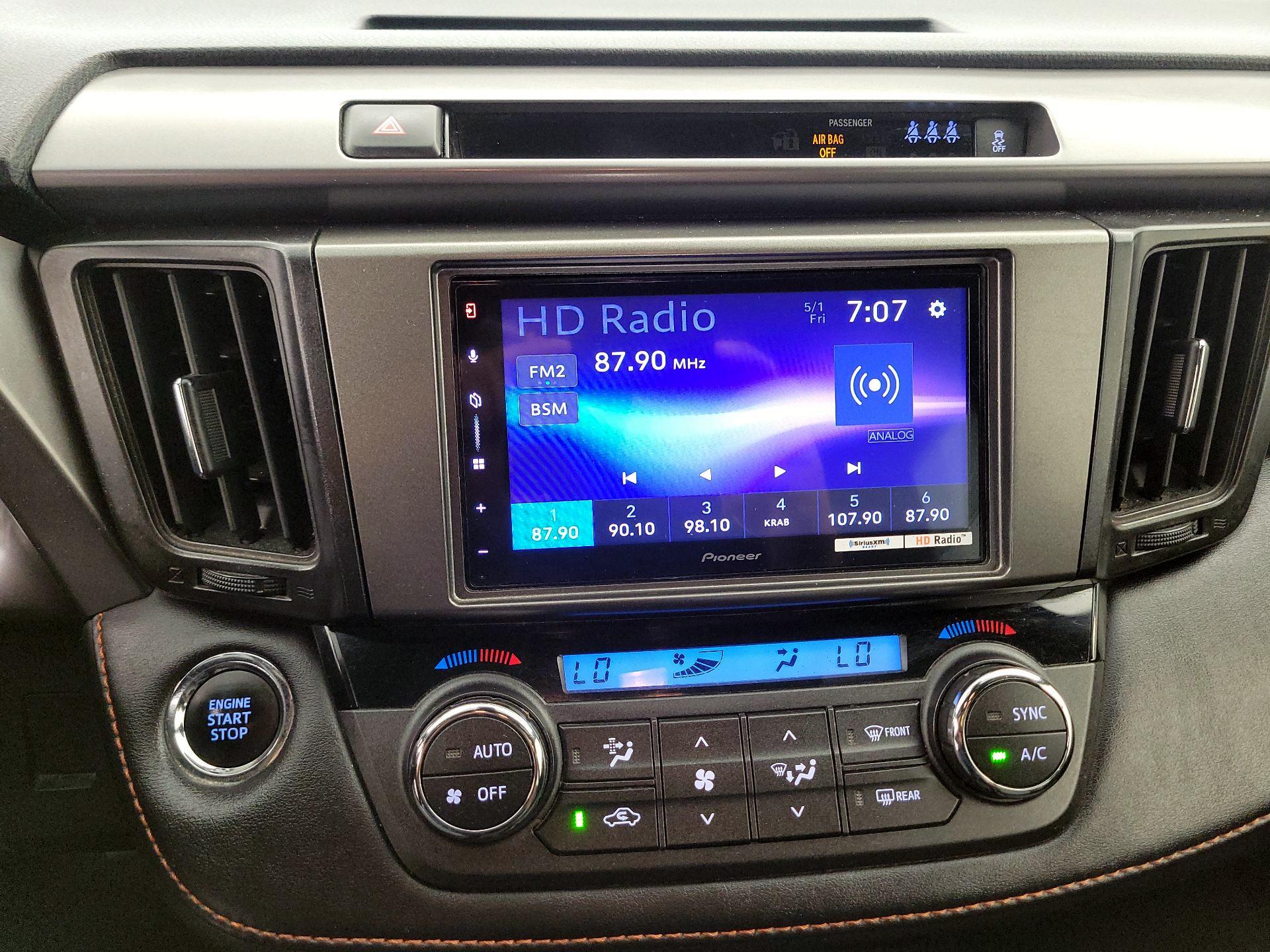 Thumbnail: 2018 Toyota RAV4 - 15