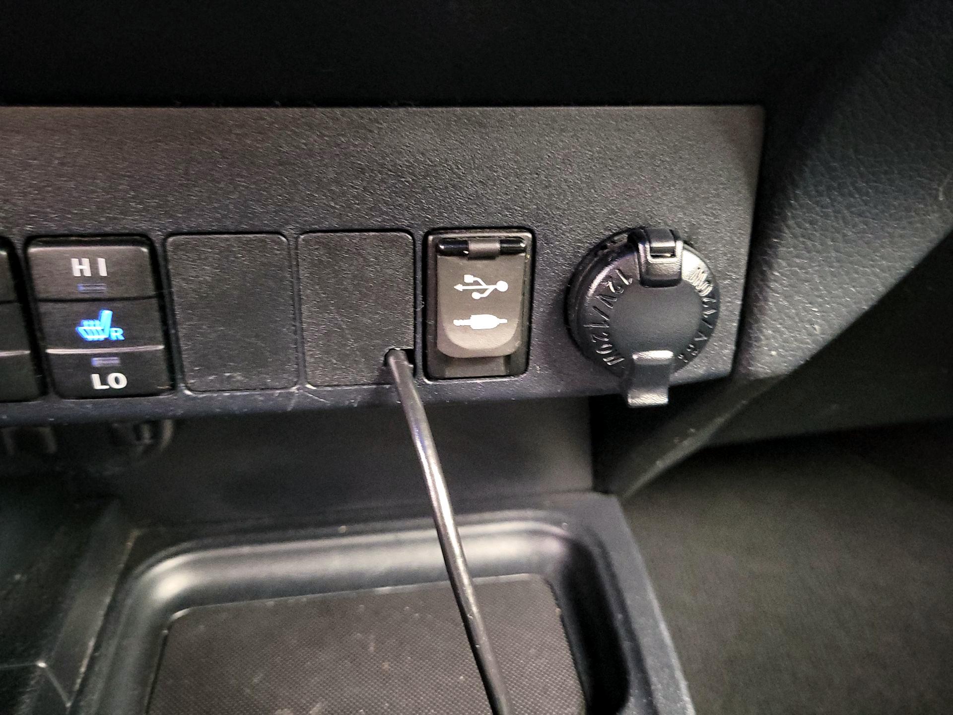 Thumbnail: 2018 Toyota RAV4 - 18