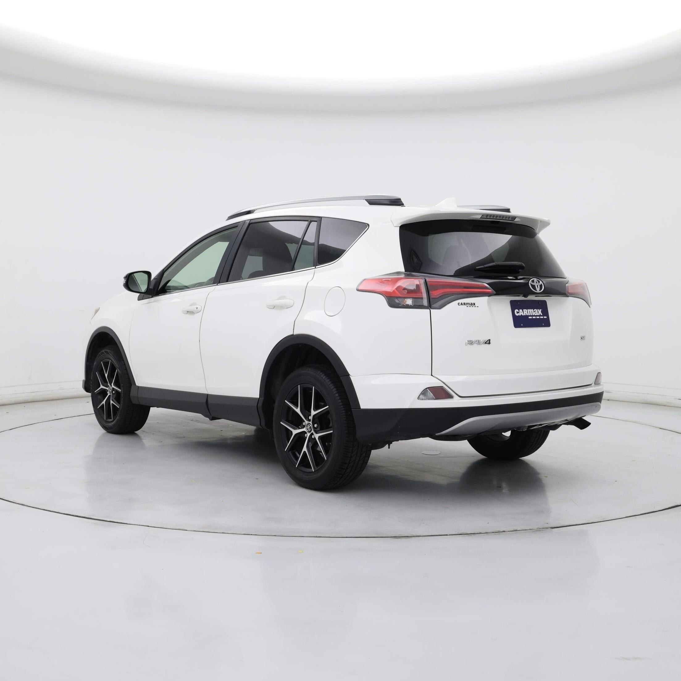 Thumbnail: 2018 Toyota RAV4 - 2