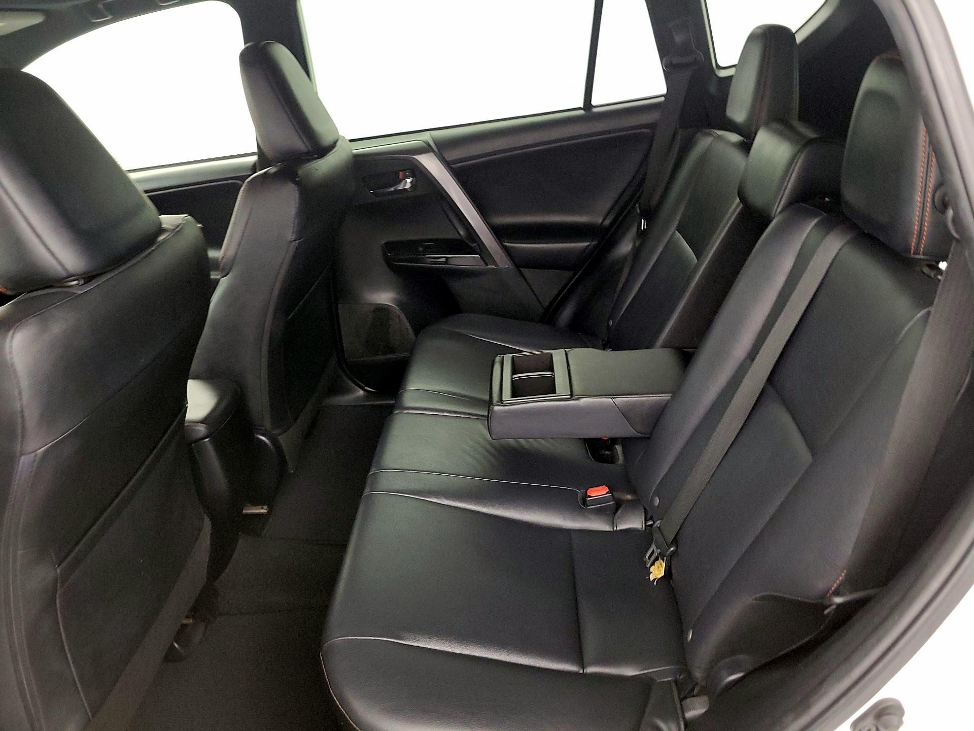 Thumbnail: 2018 Toyota RAV4 - 19