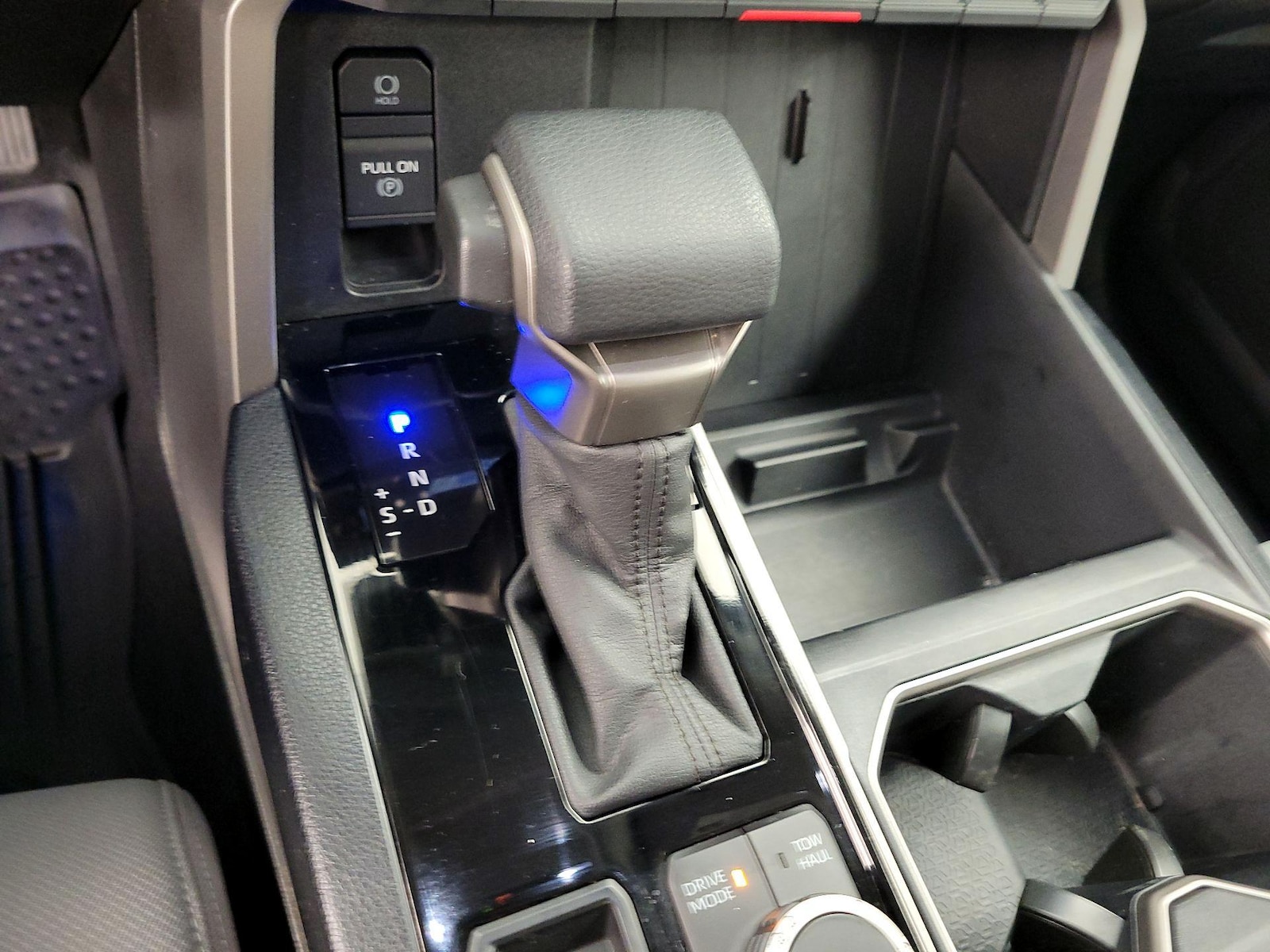 2024 Toyota Tundra SR5 - Photo 18