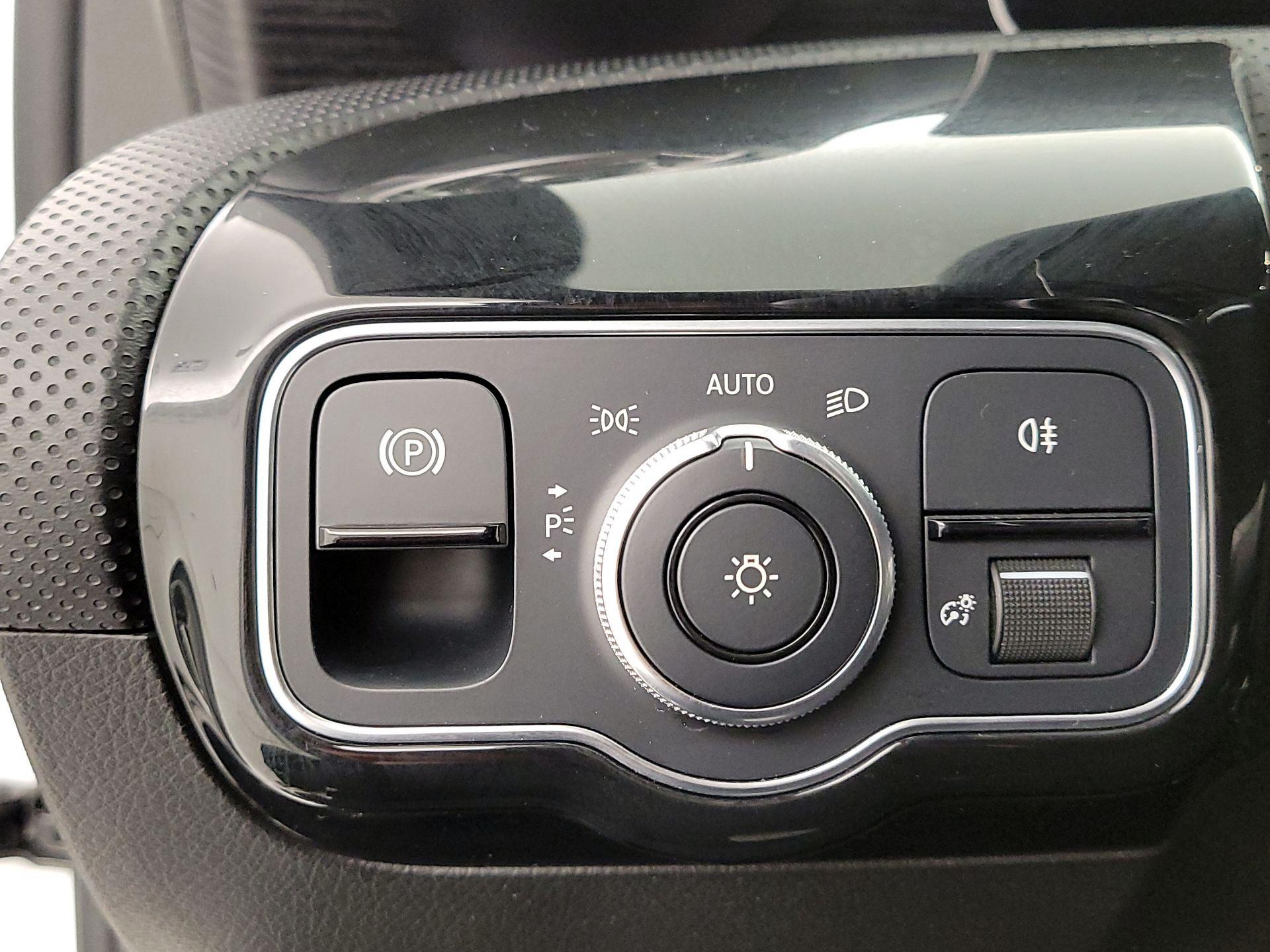 Thumbnail: 2019 Mercedes-Benz A-Class - 13