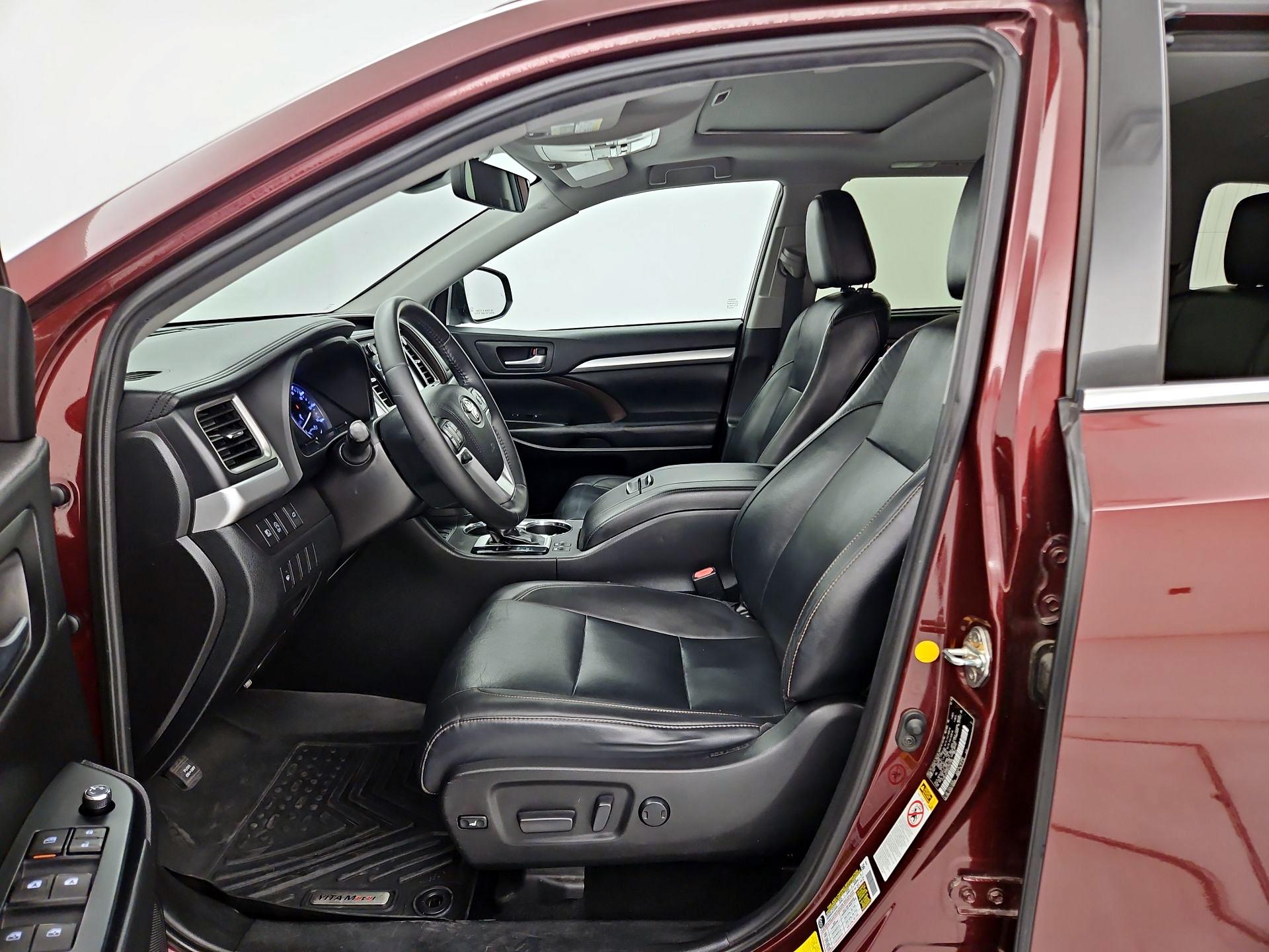 Thumbnail: 2019 Toyota Highlander - 11
