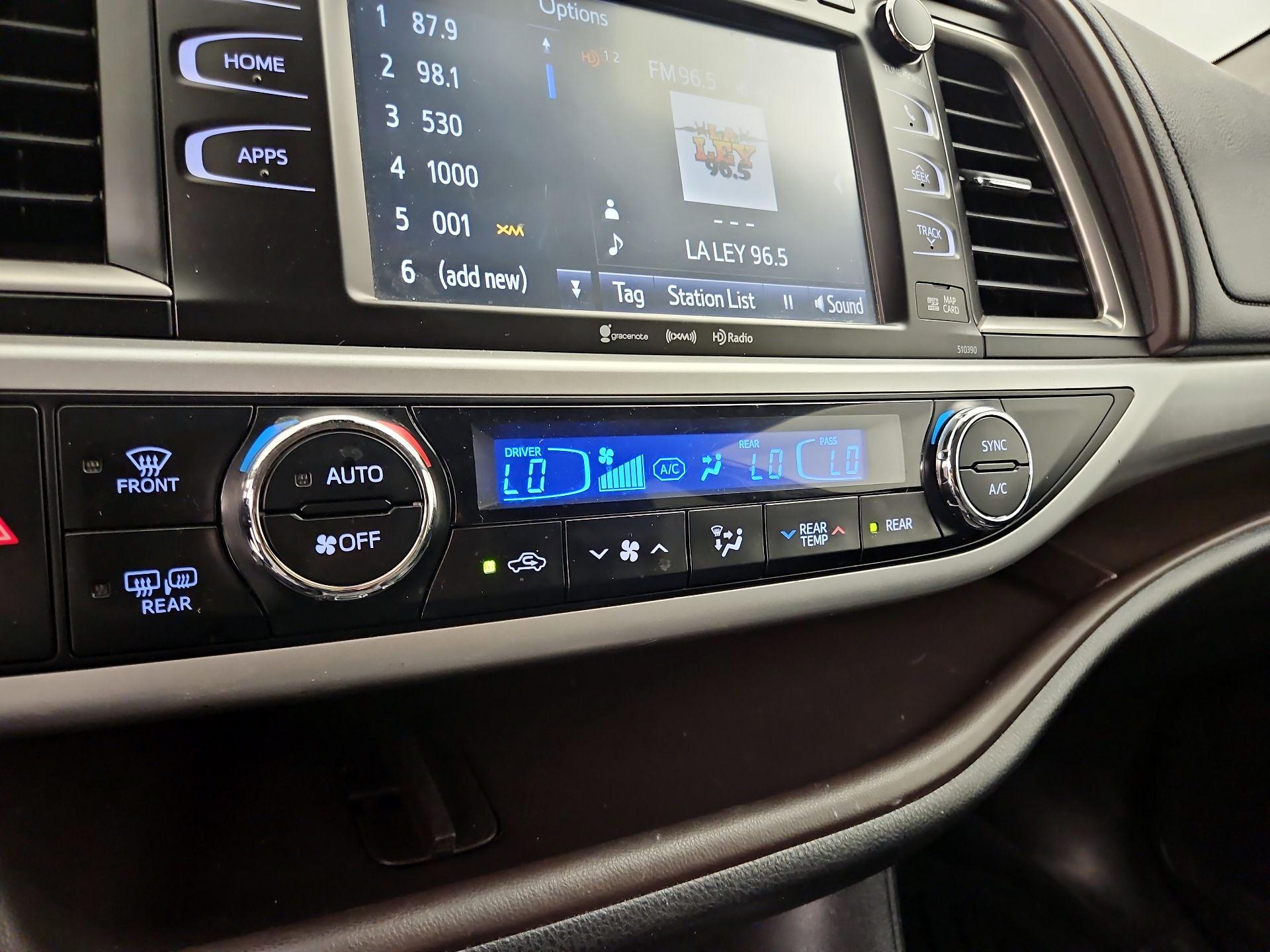 Thumbnail: 2019 Toyota Highlander - 14