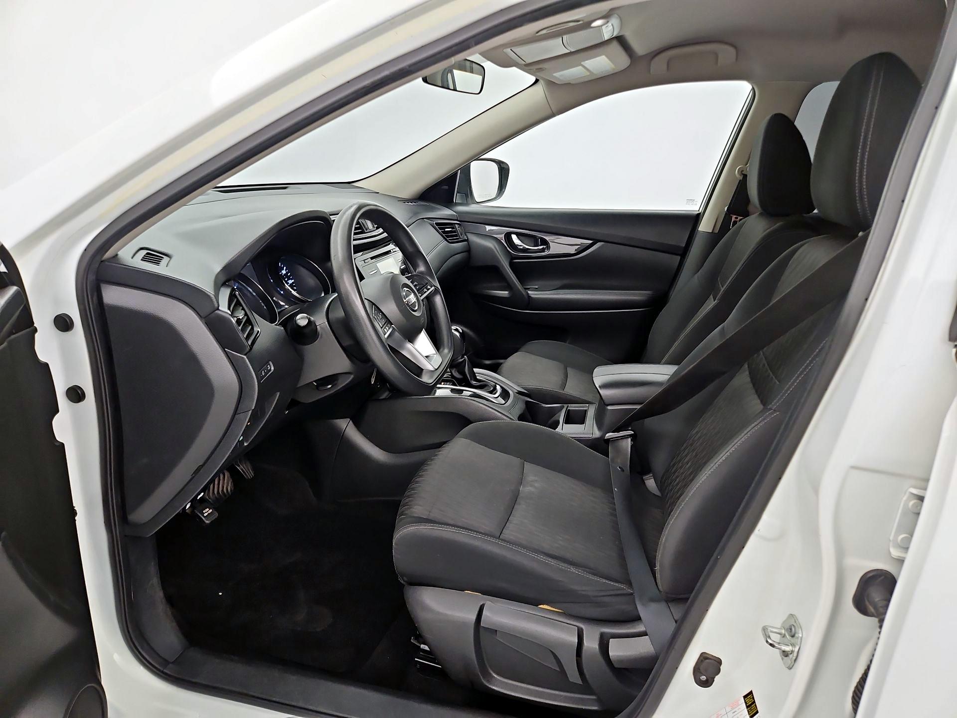 Thumbnail: 2017 Nissan Rogue - 11