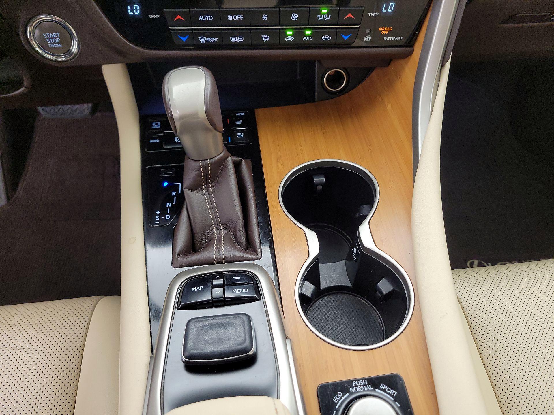 Thumbnail: 2016 Lexus RX - 18