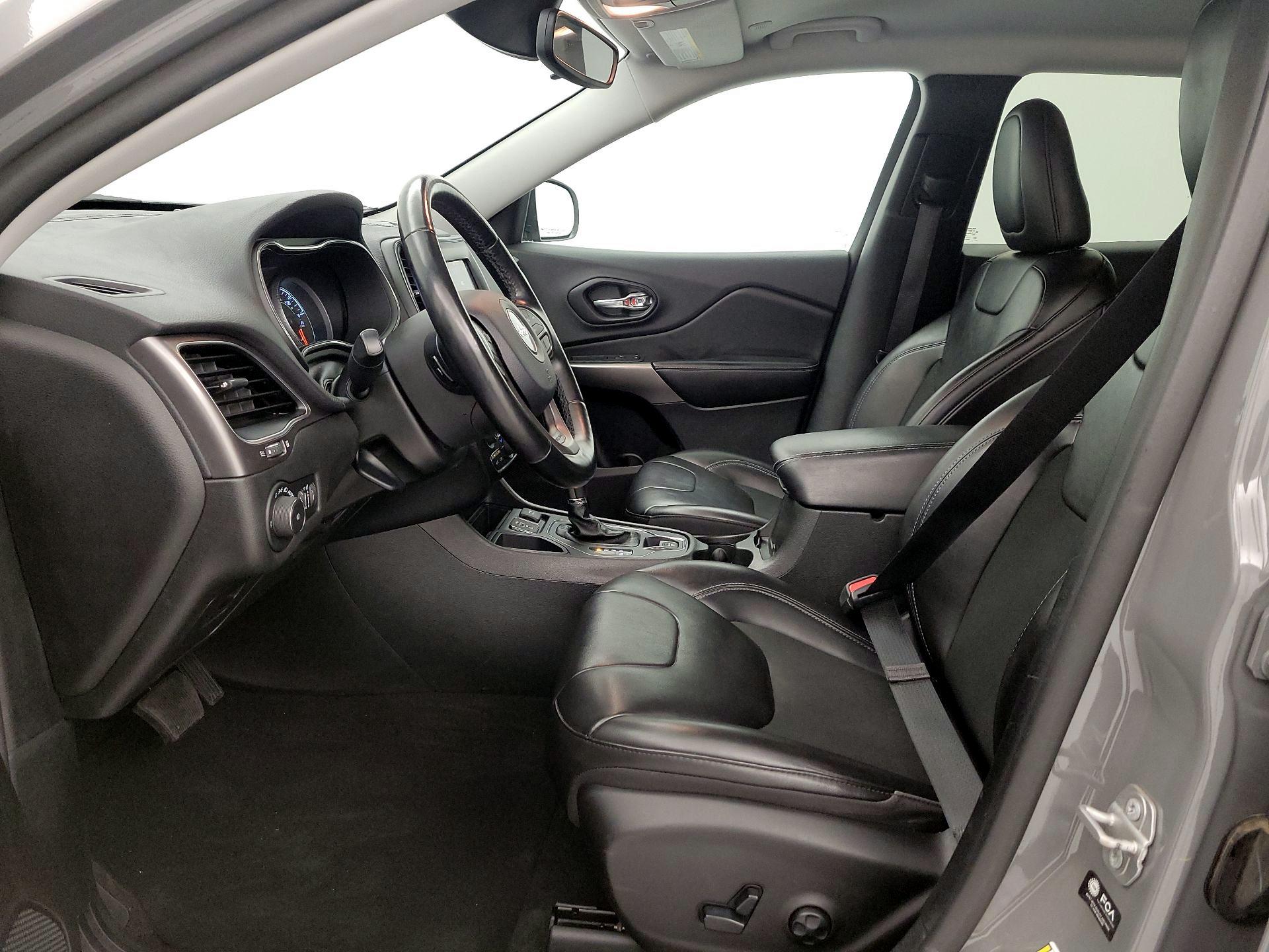 Thumbnail: 2021 Jeep Cherokee - 11