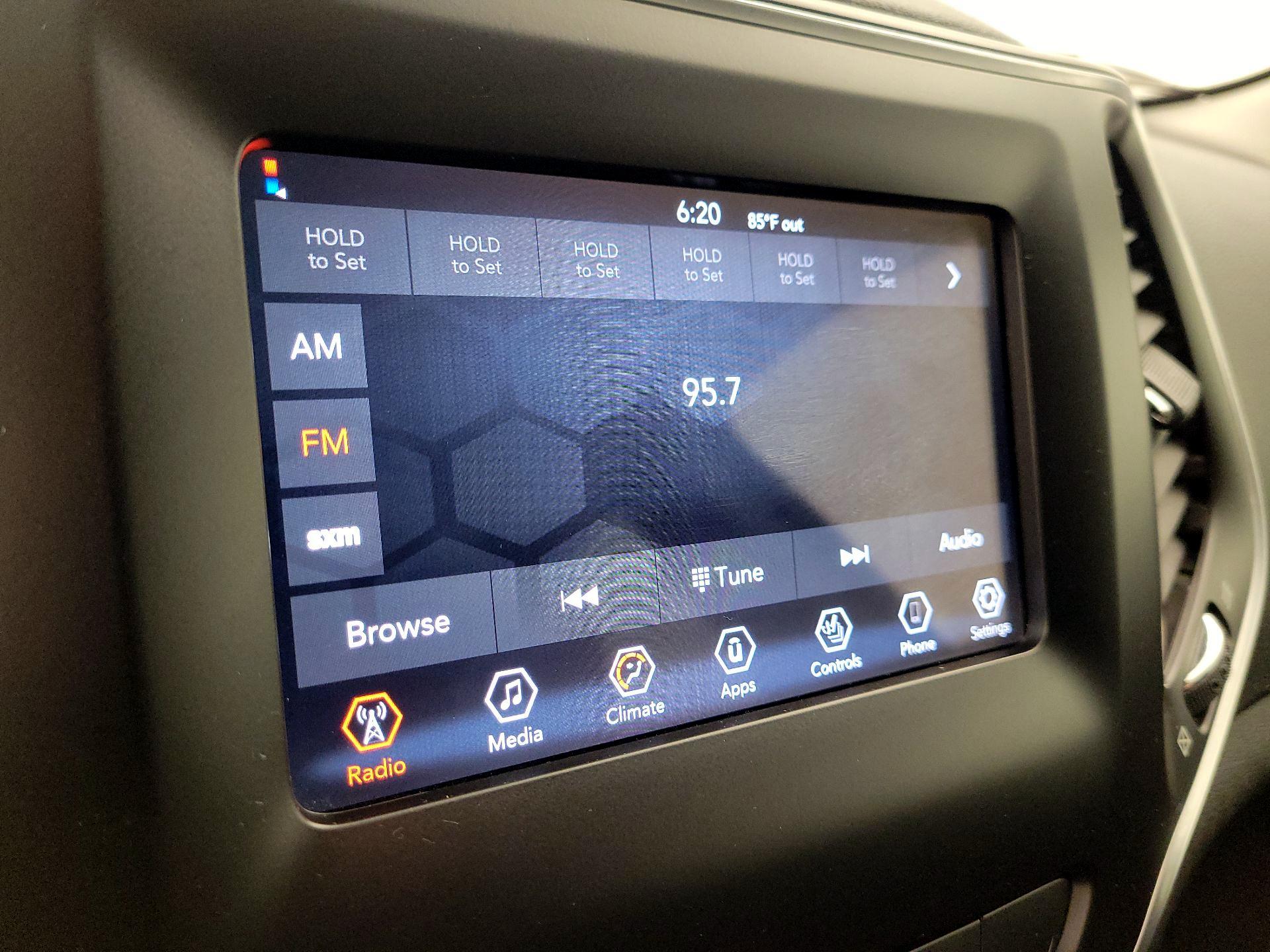 Thumbnail: 2021 Jeep Cherokee - 15