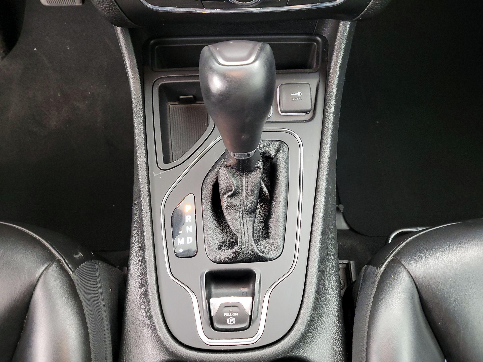 Thumbnail: 2021 Jeep Cherokee - 17