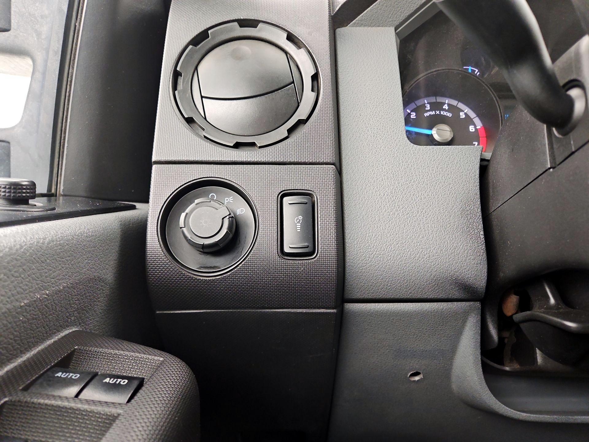 Thumbnail: 2015 Ford F-250 - 13
