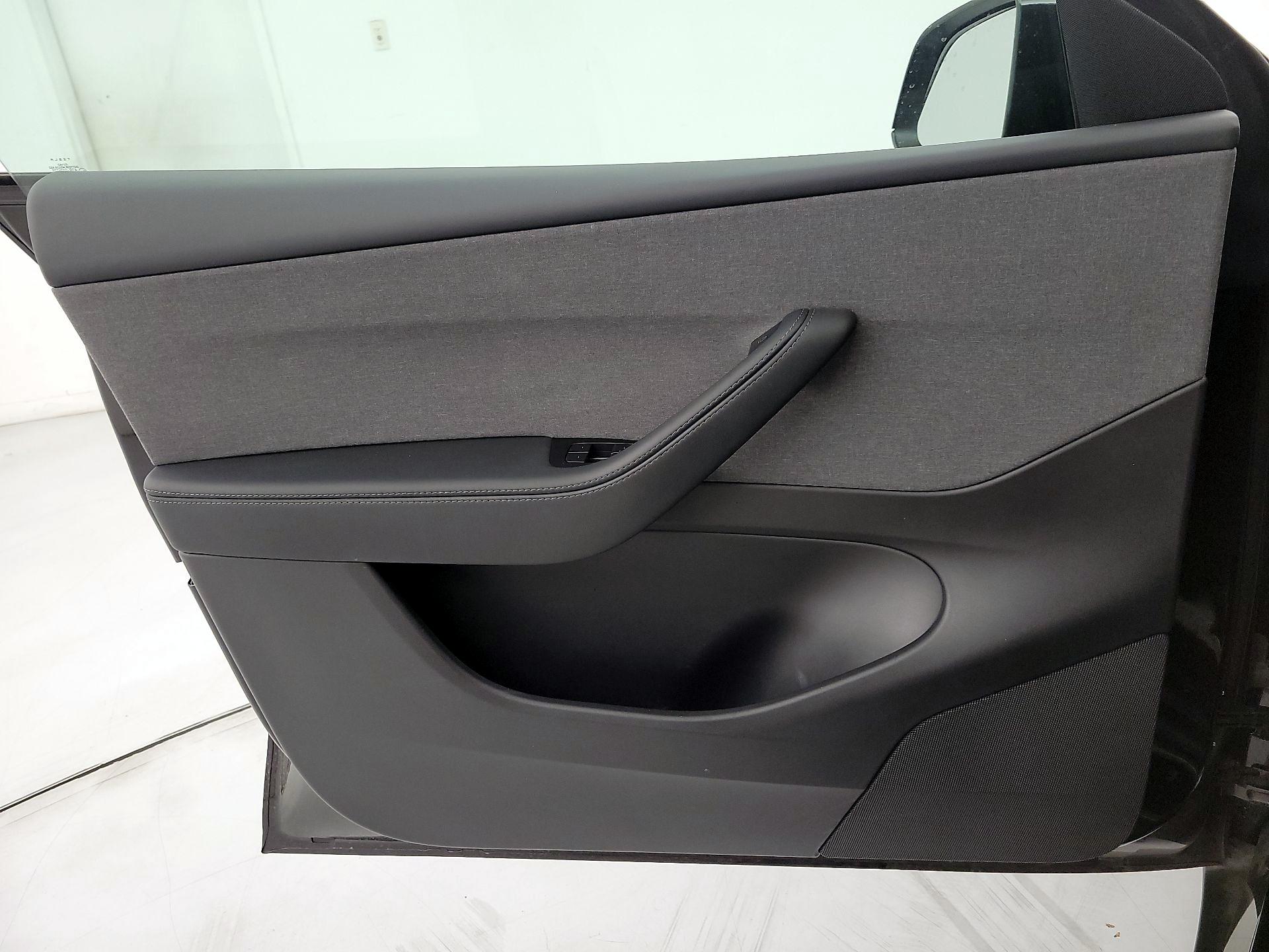 Thumbnail: 2026 Tesla Model Y - 12